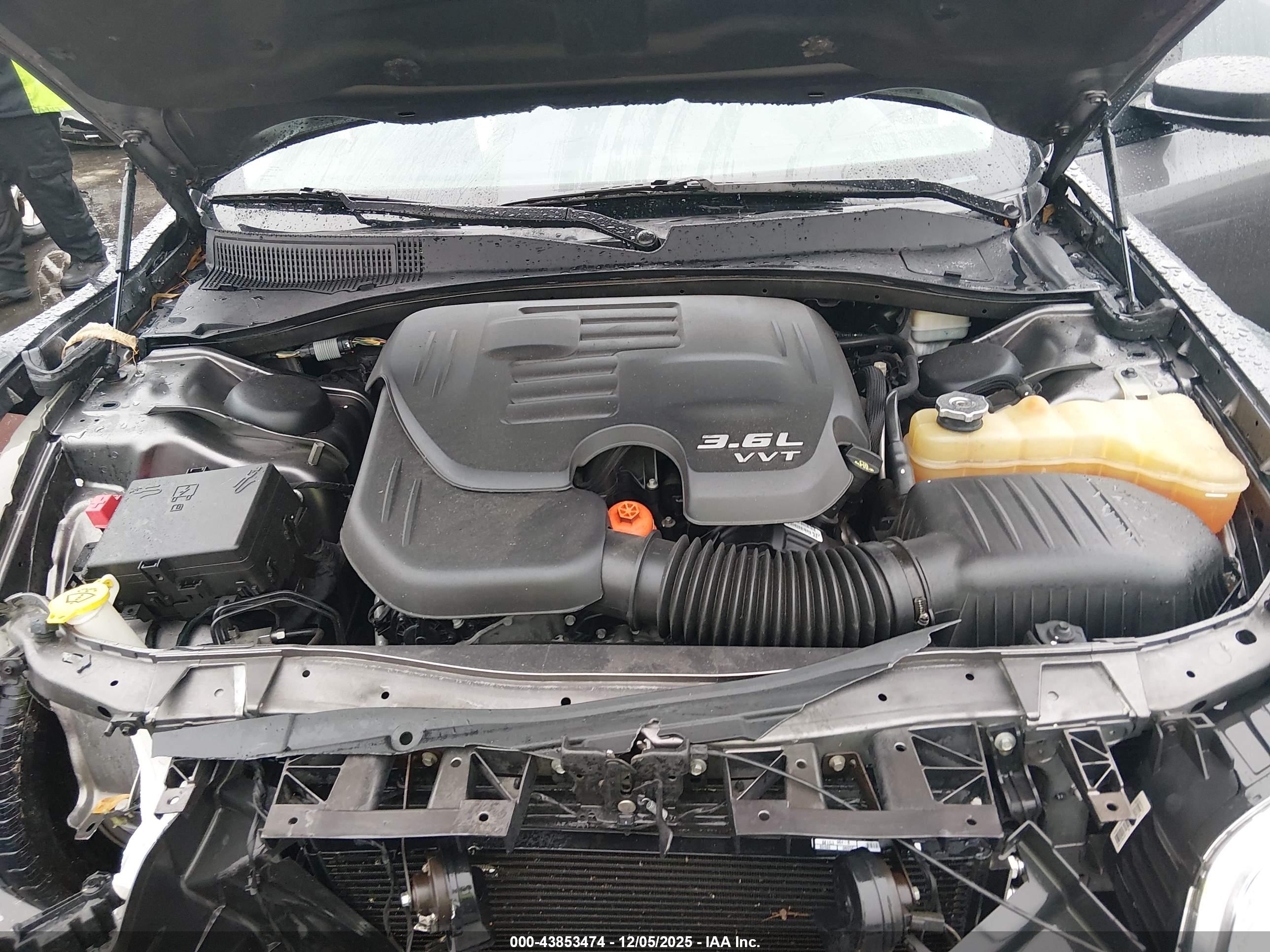 CHRYSLER 300 image 10