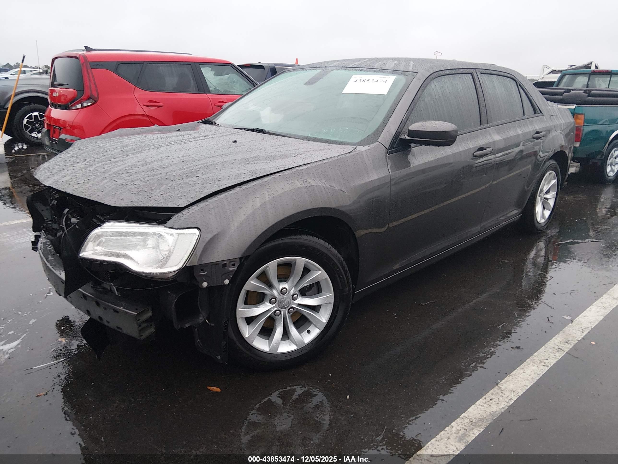 CHRYSLER 300 image 2