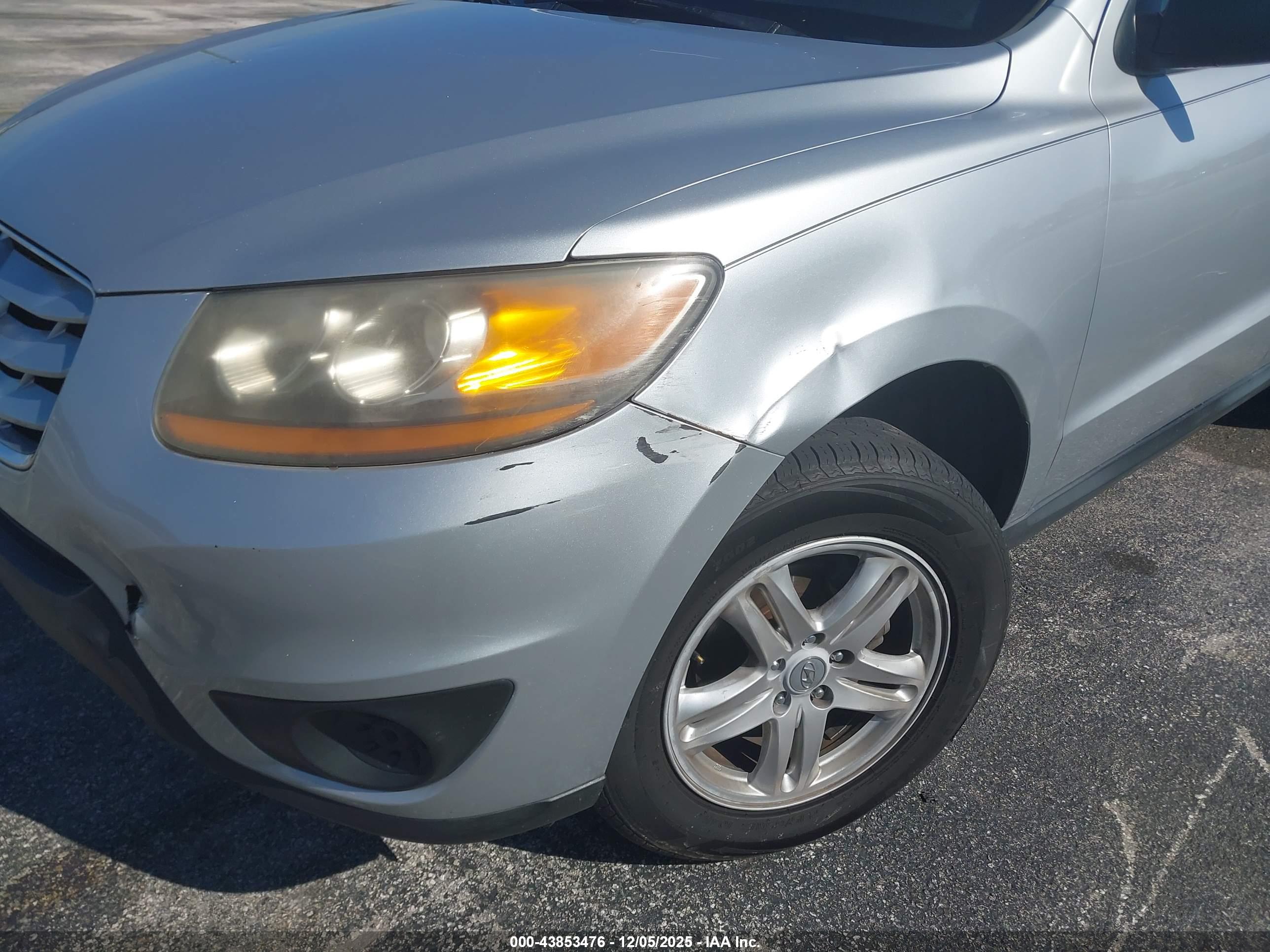 HYUNDAI SANTA image 6