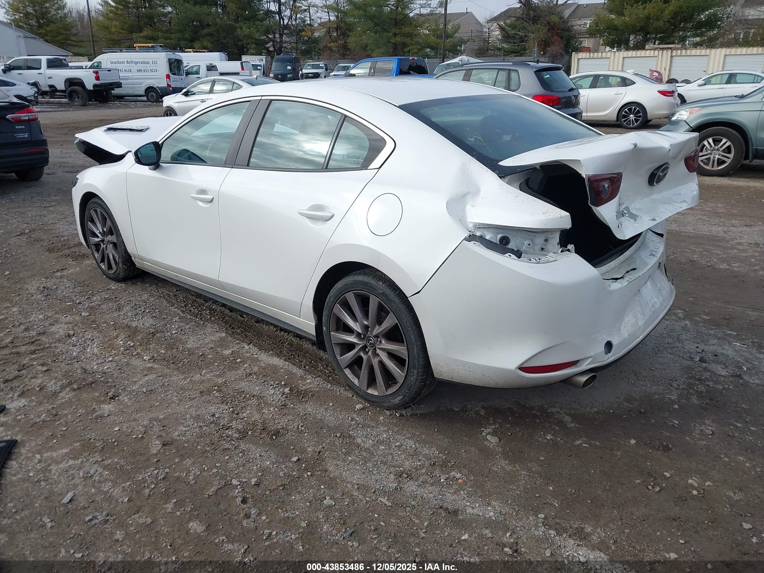 MAZDA MAZDA3 image 3
