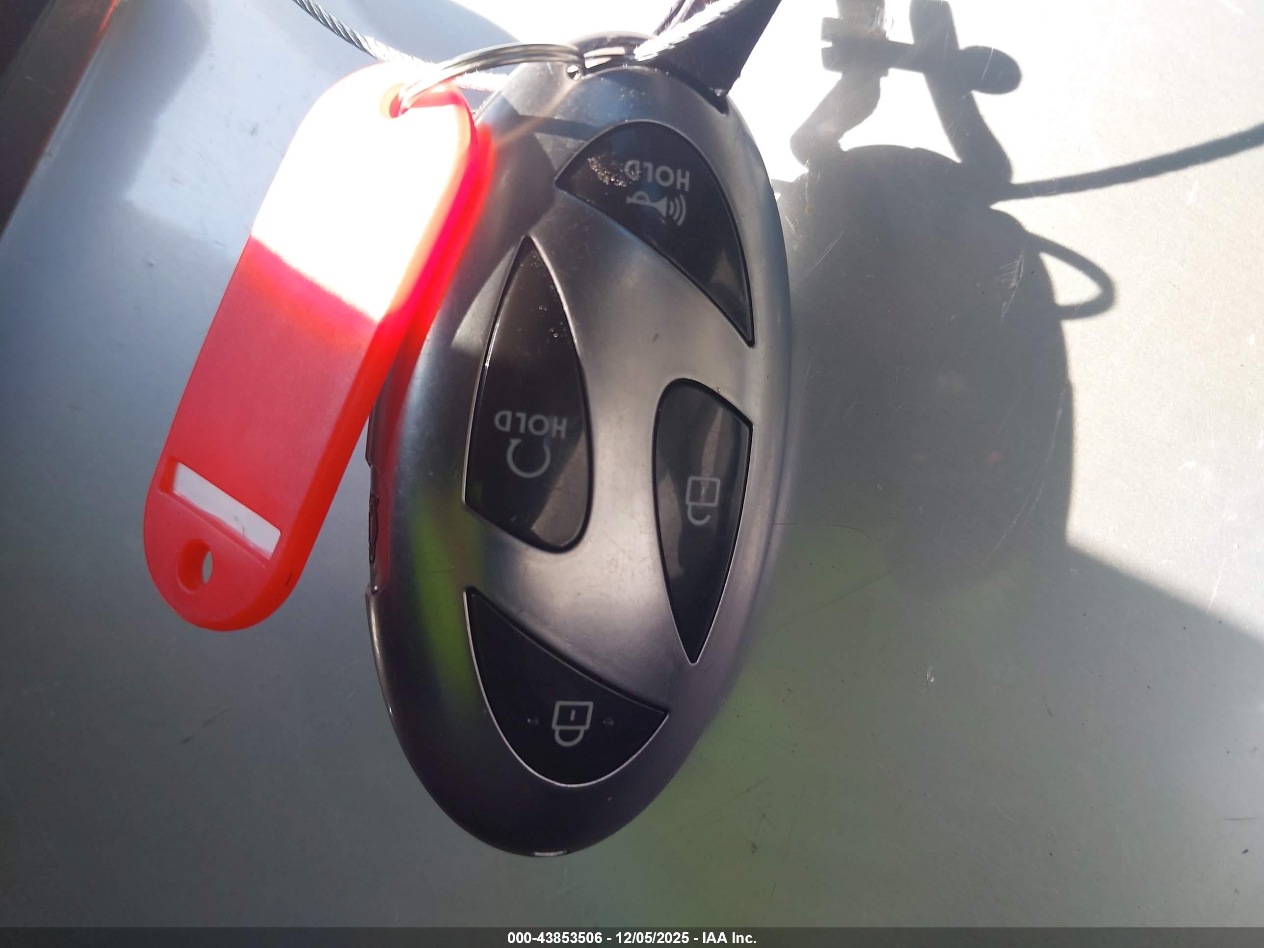 HYUNDAI ELANTRA image 11