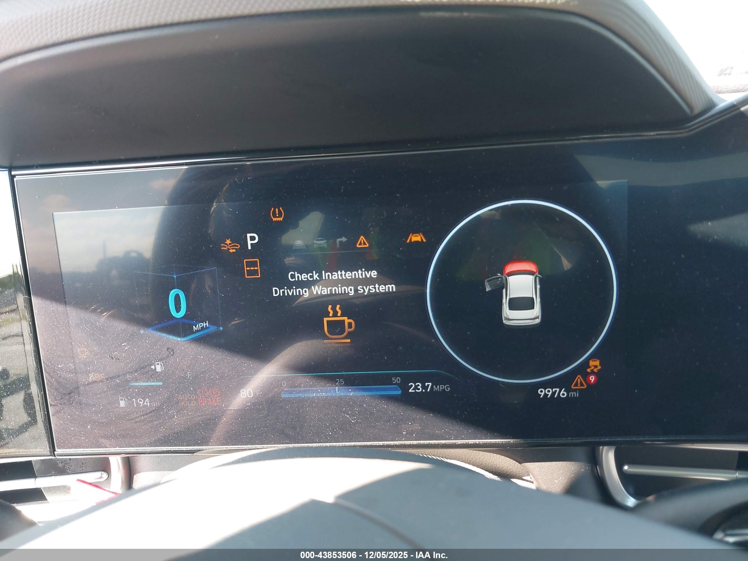 HYUNDAI ELANTRA image 7