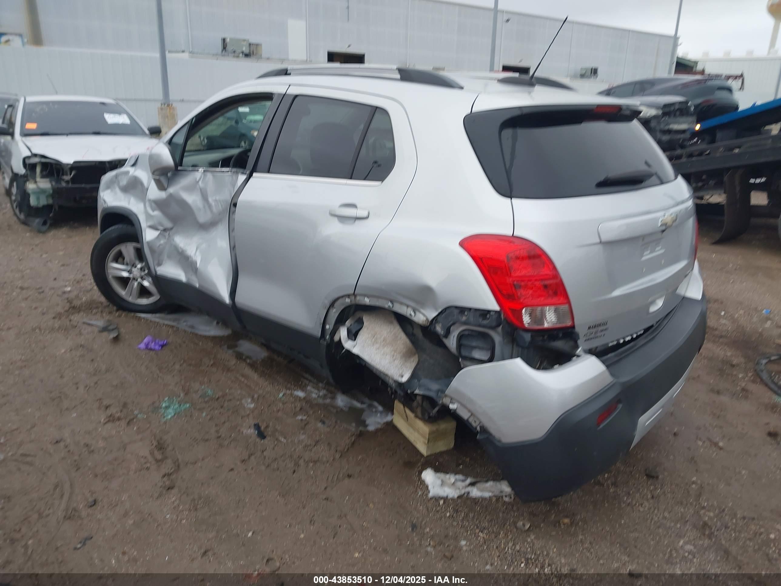 CHEVROLET TRAX image 3