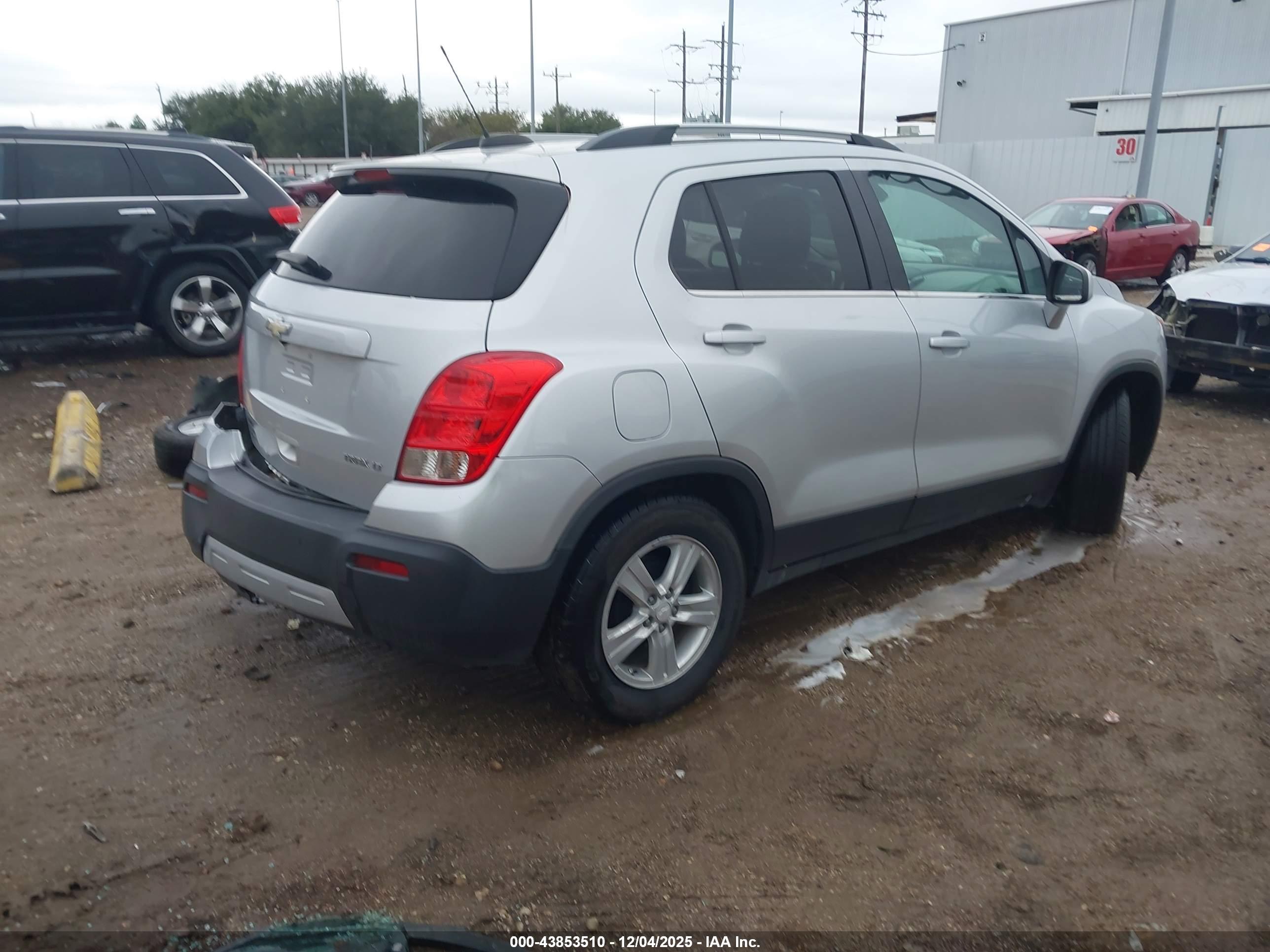 CHEVROLET TRAX image 4