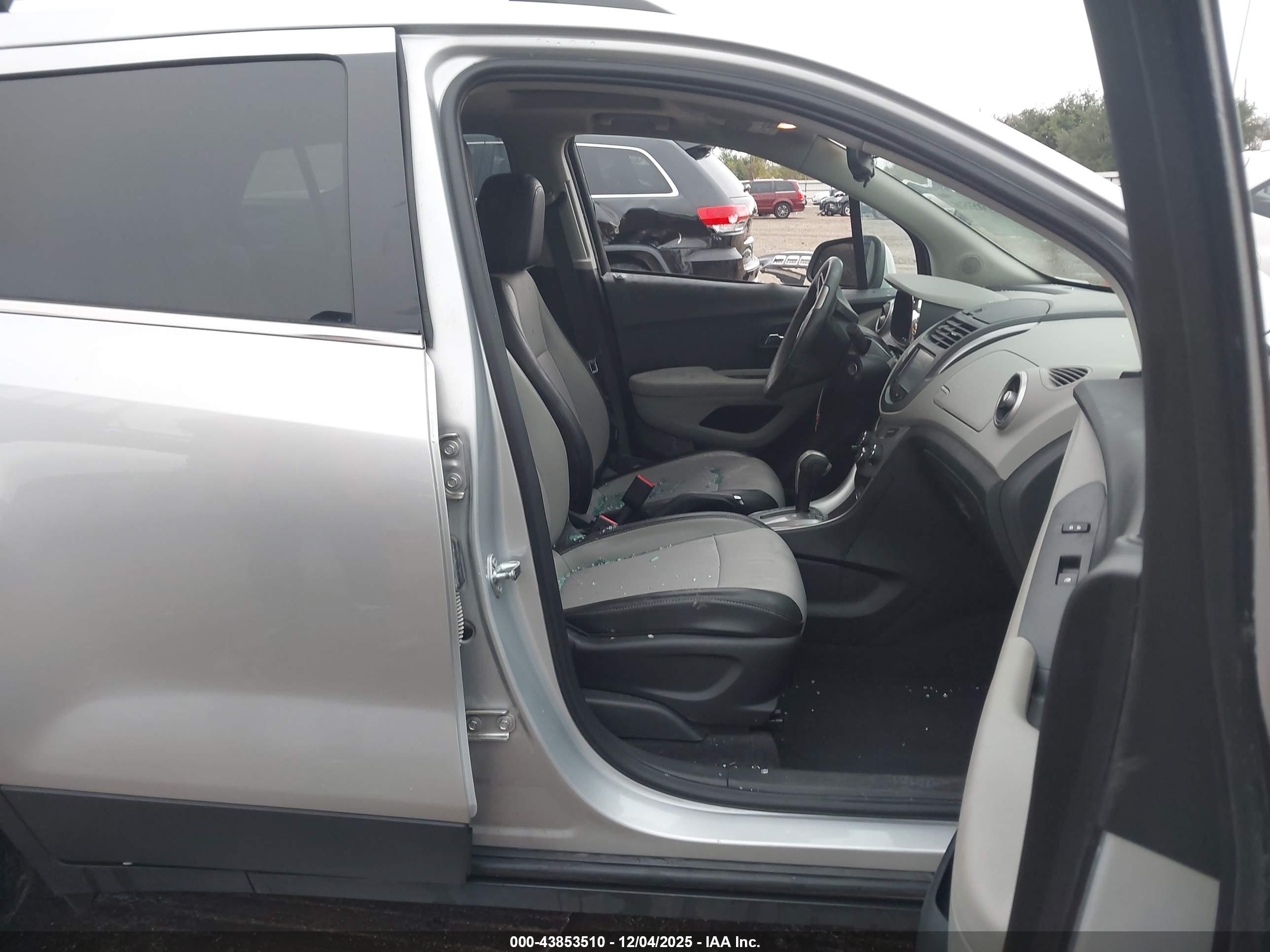 CHEVROLET TRAX image 5