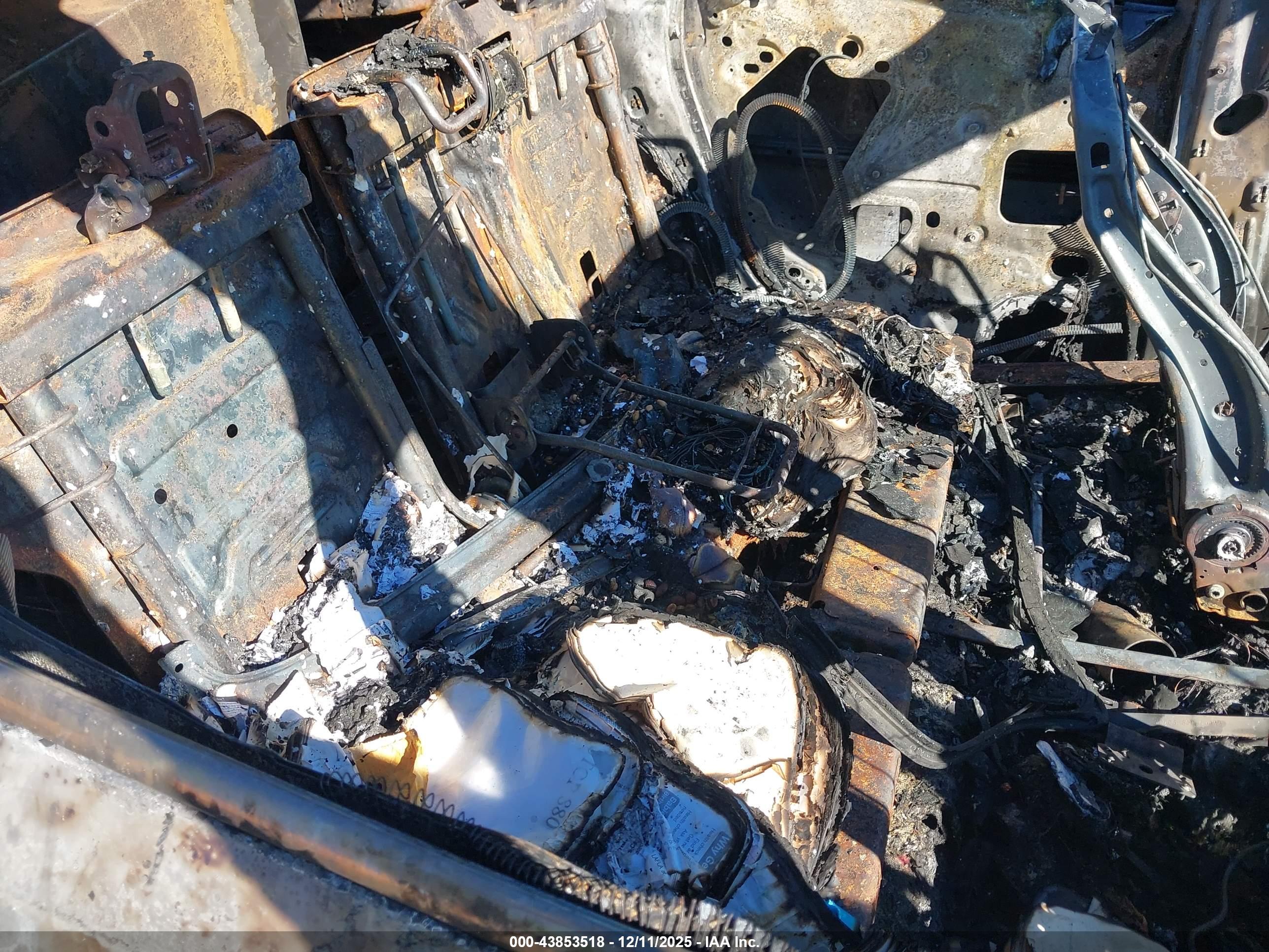 FORD ESCAPE image 8
