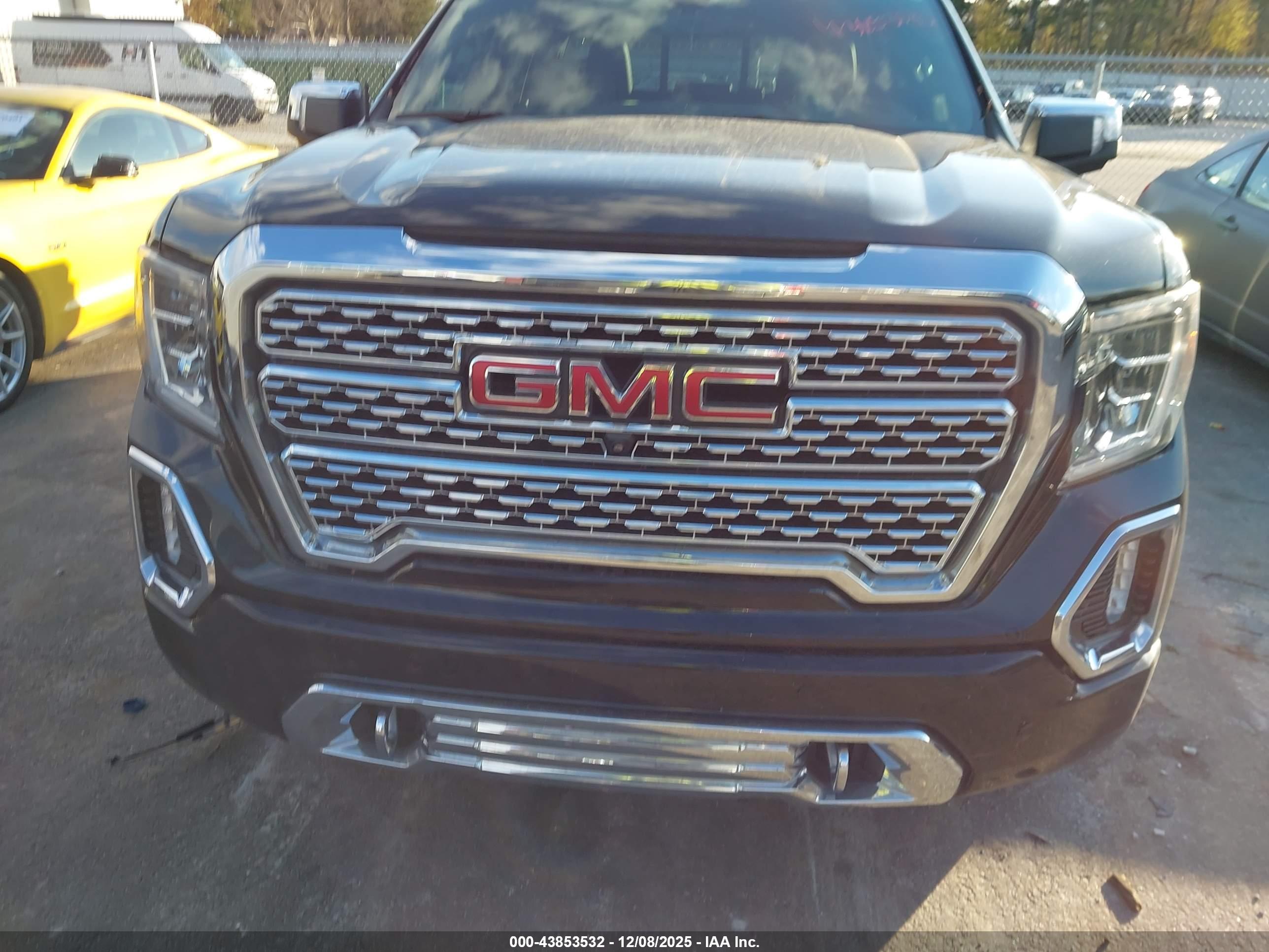 GMC SIERRA image 6