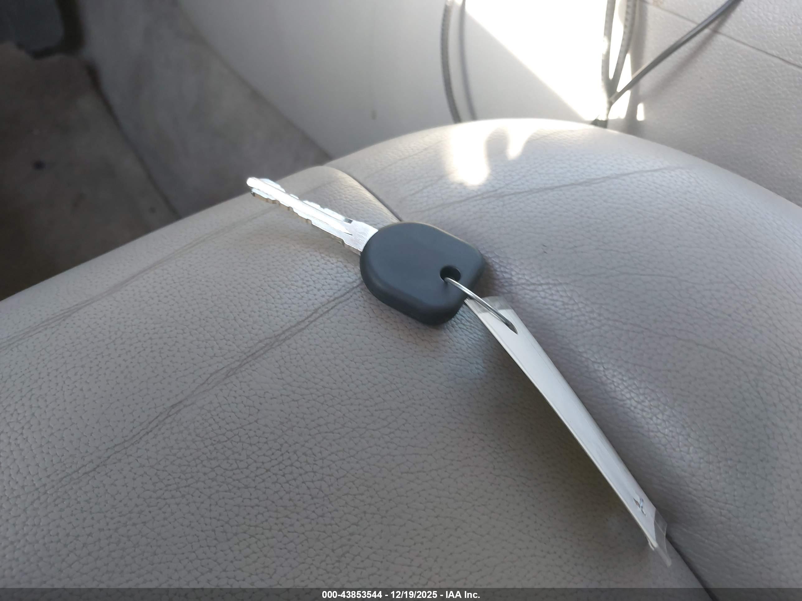 CHEVROLET TAHOE image 11
