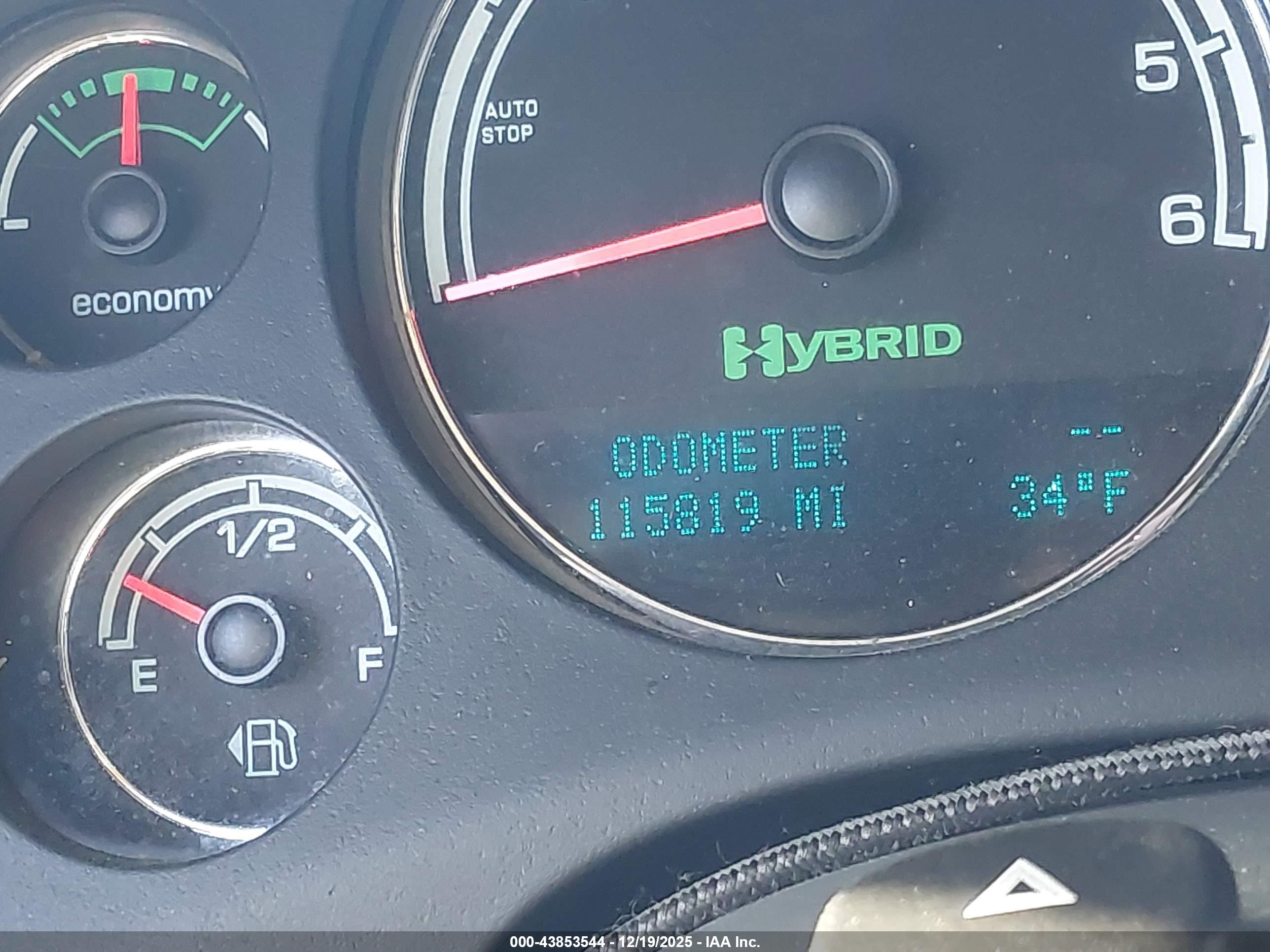 CHEVROLET TAHOE image 7