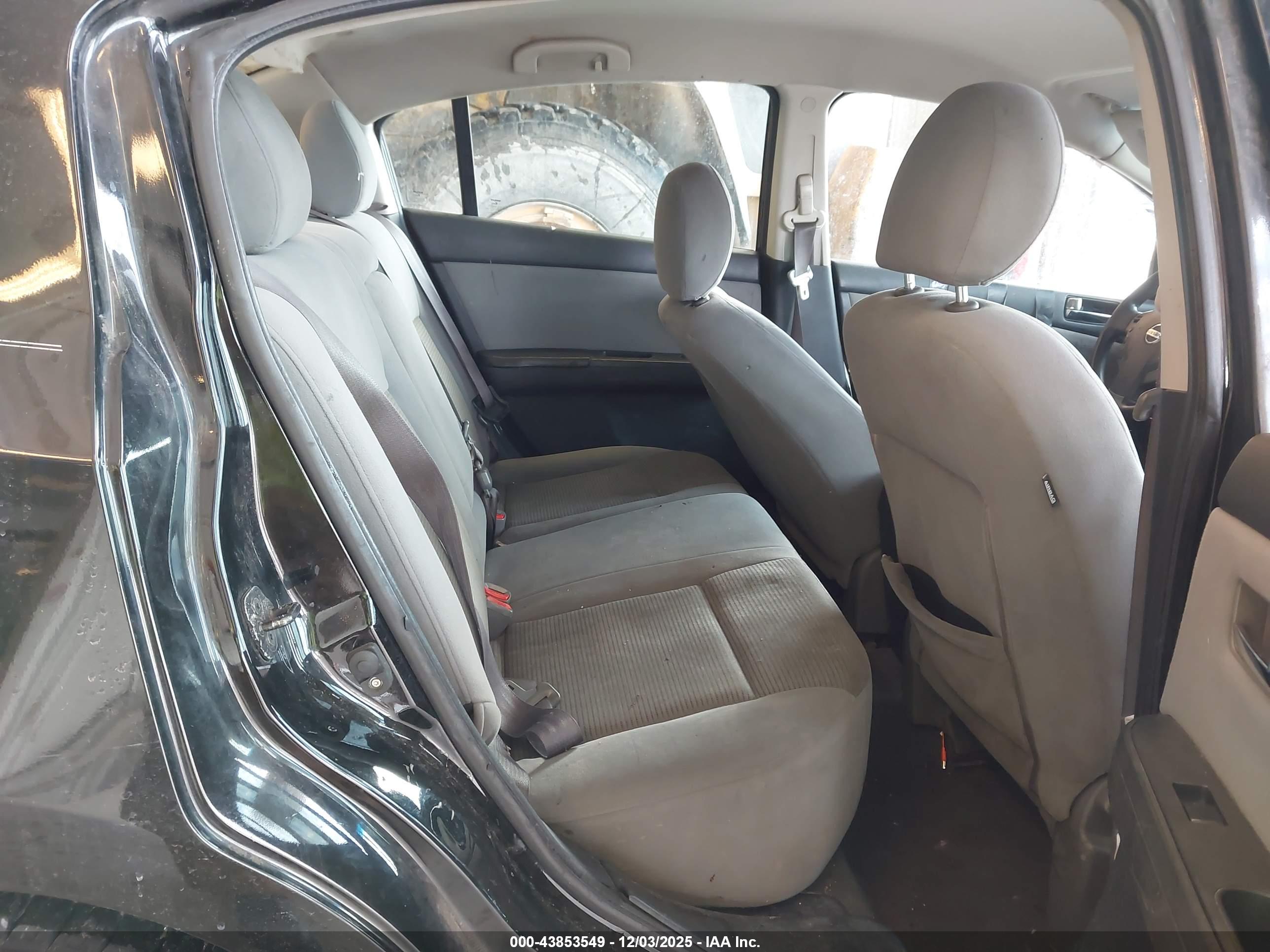 NISSAN SENTRA image 8