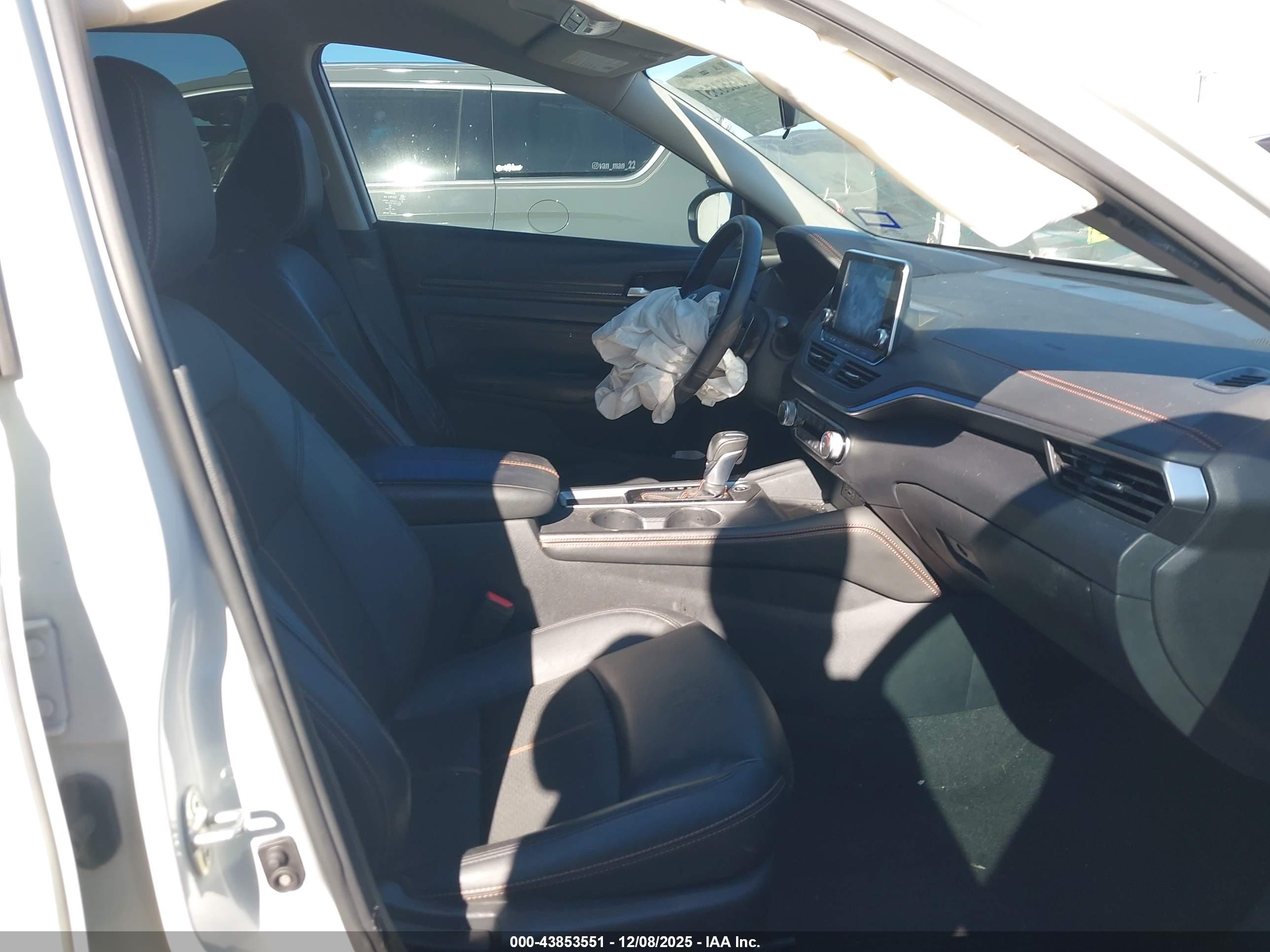 NISSAN ALTIMA image 5