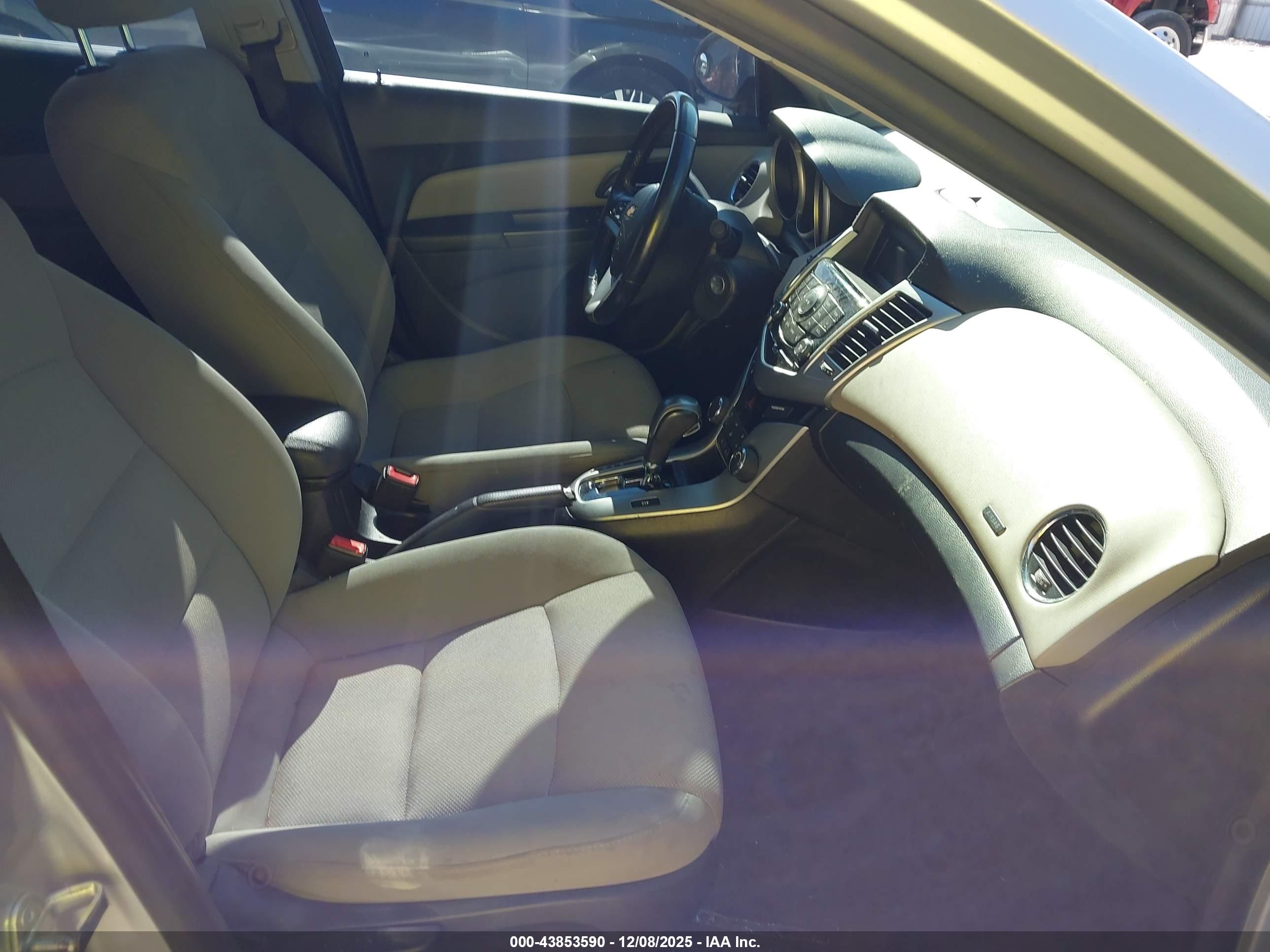 CHEVROLET CRUZE image 5