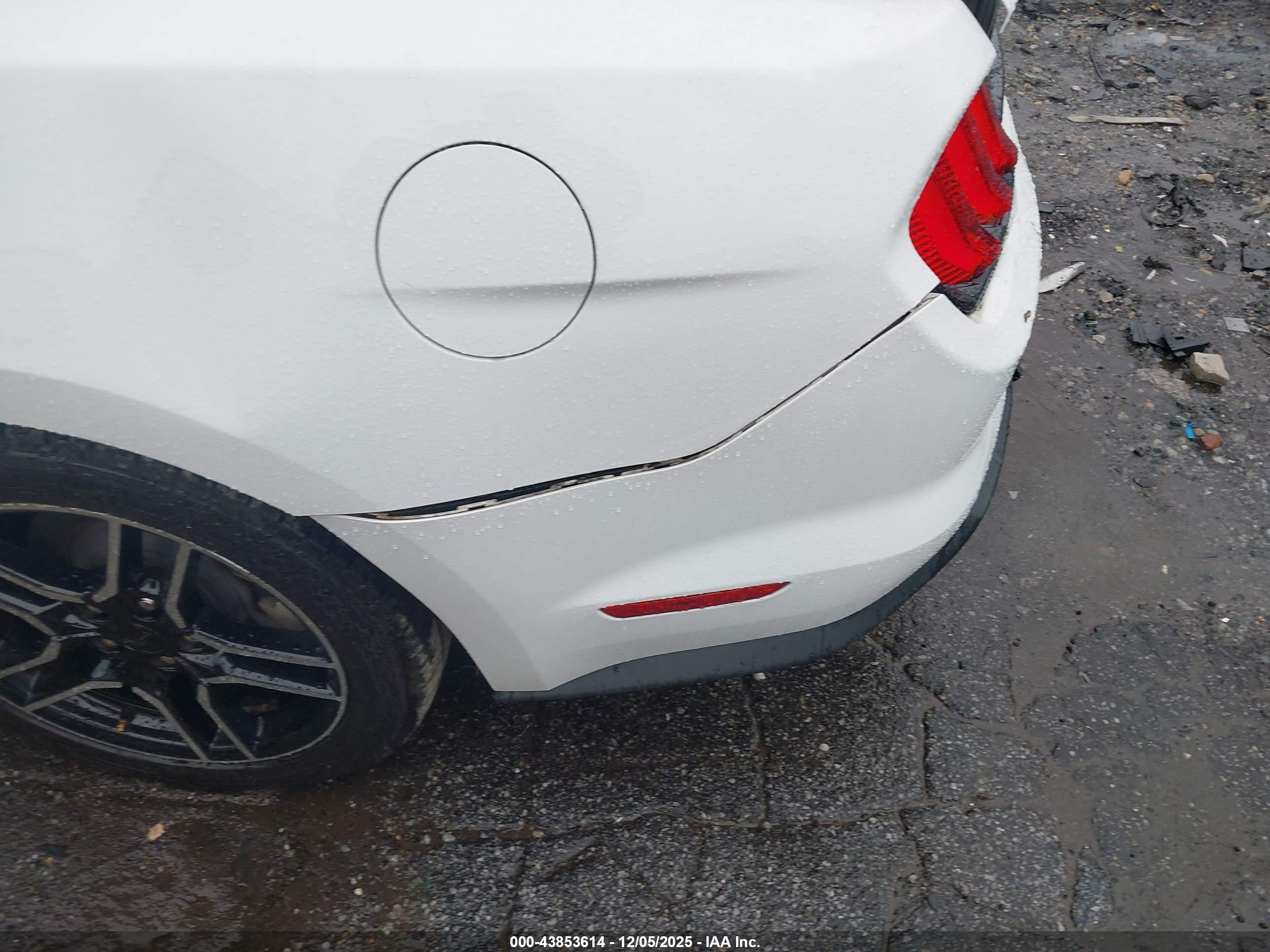 FORD MUSTANG image 6