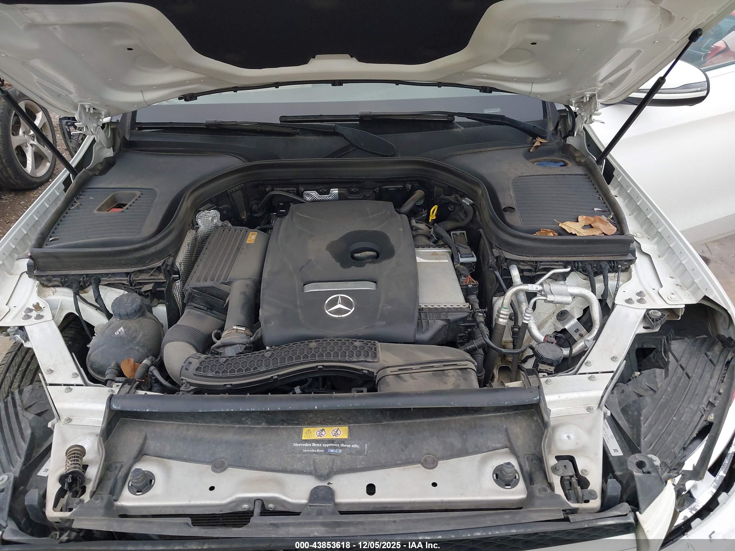 MERCEDES-BENZ GLC image 10