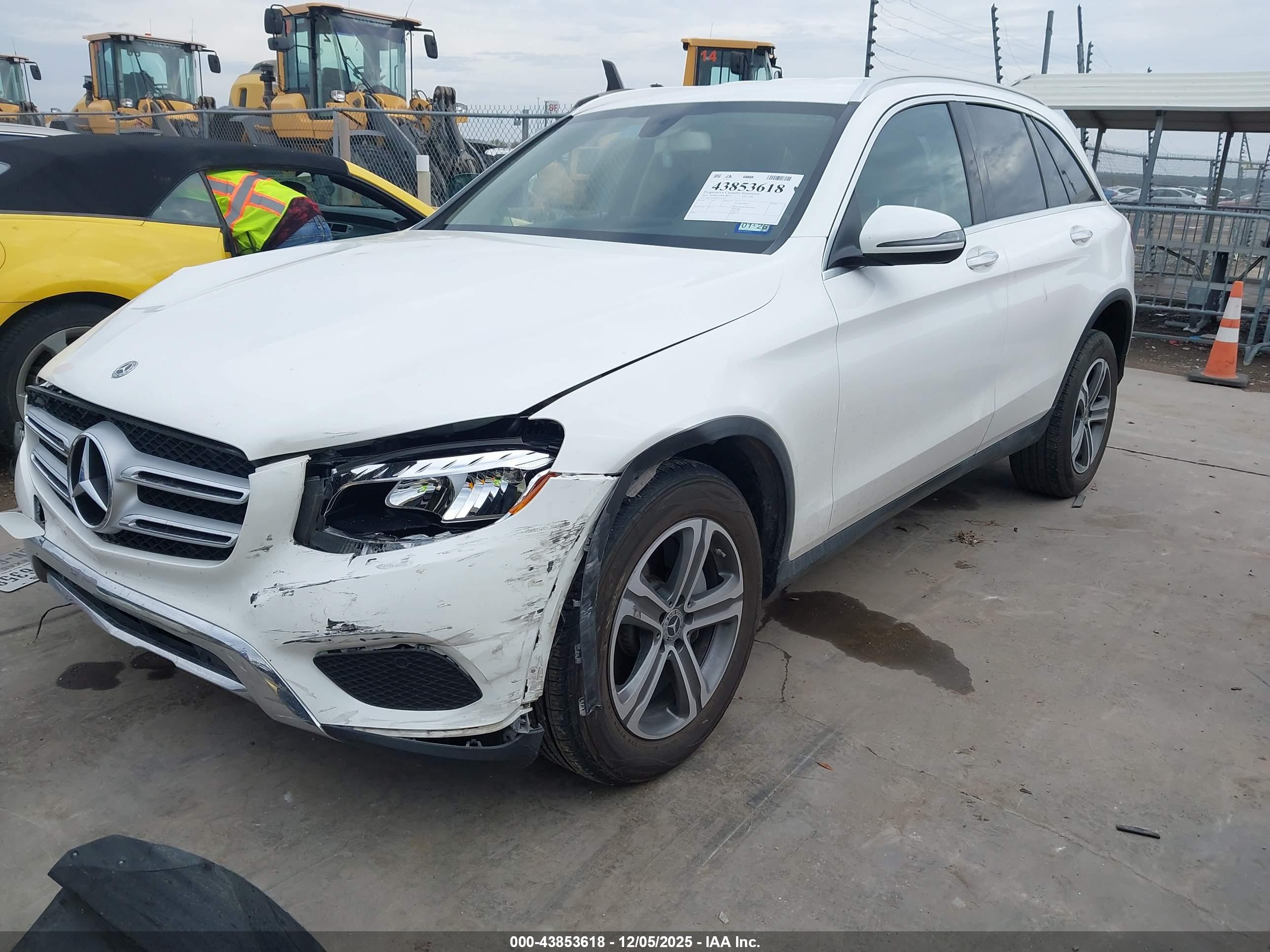 MERCEDES-BENZ GLC image 2