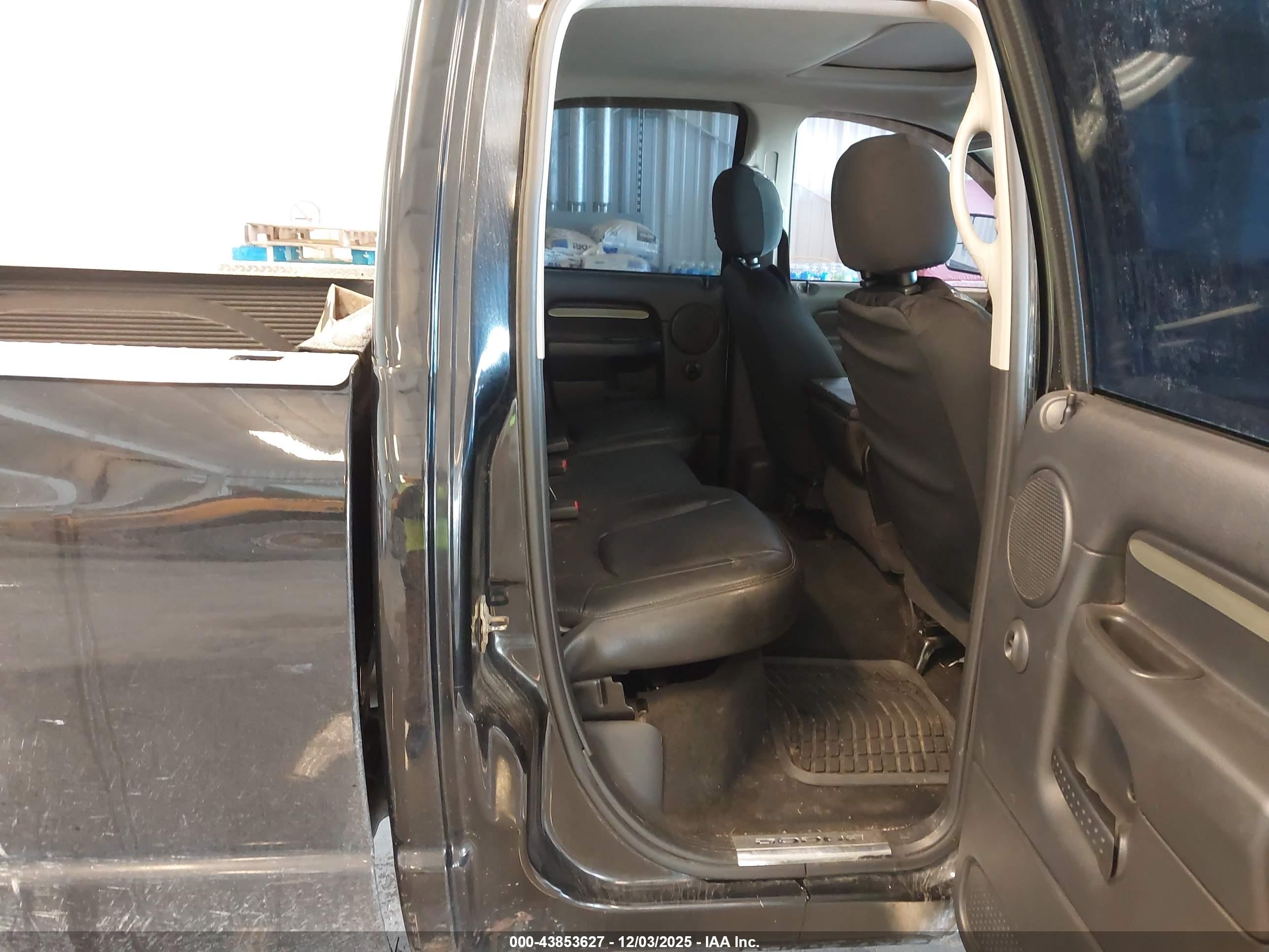 DODGE RAM image 8