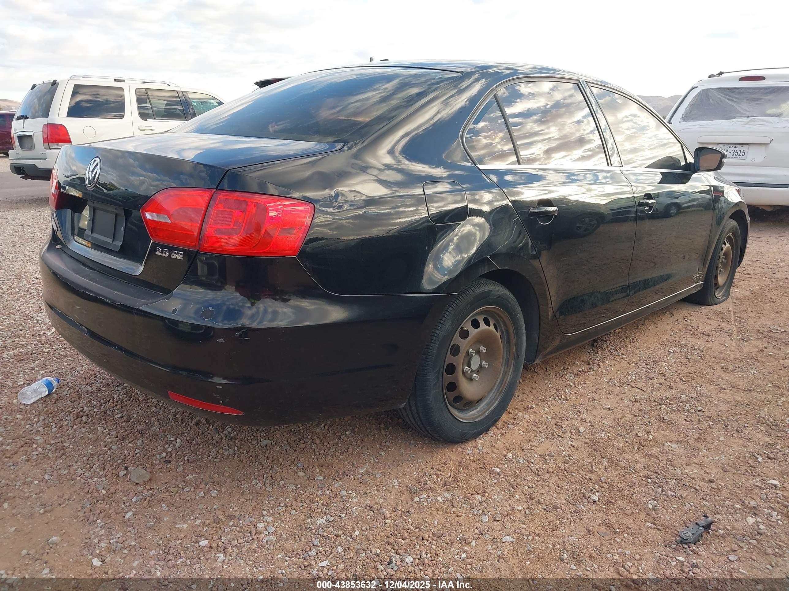 VOLKSWAGEN JETTA image 4