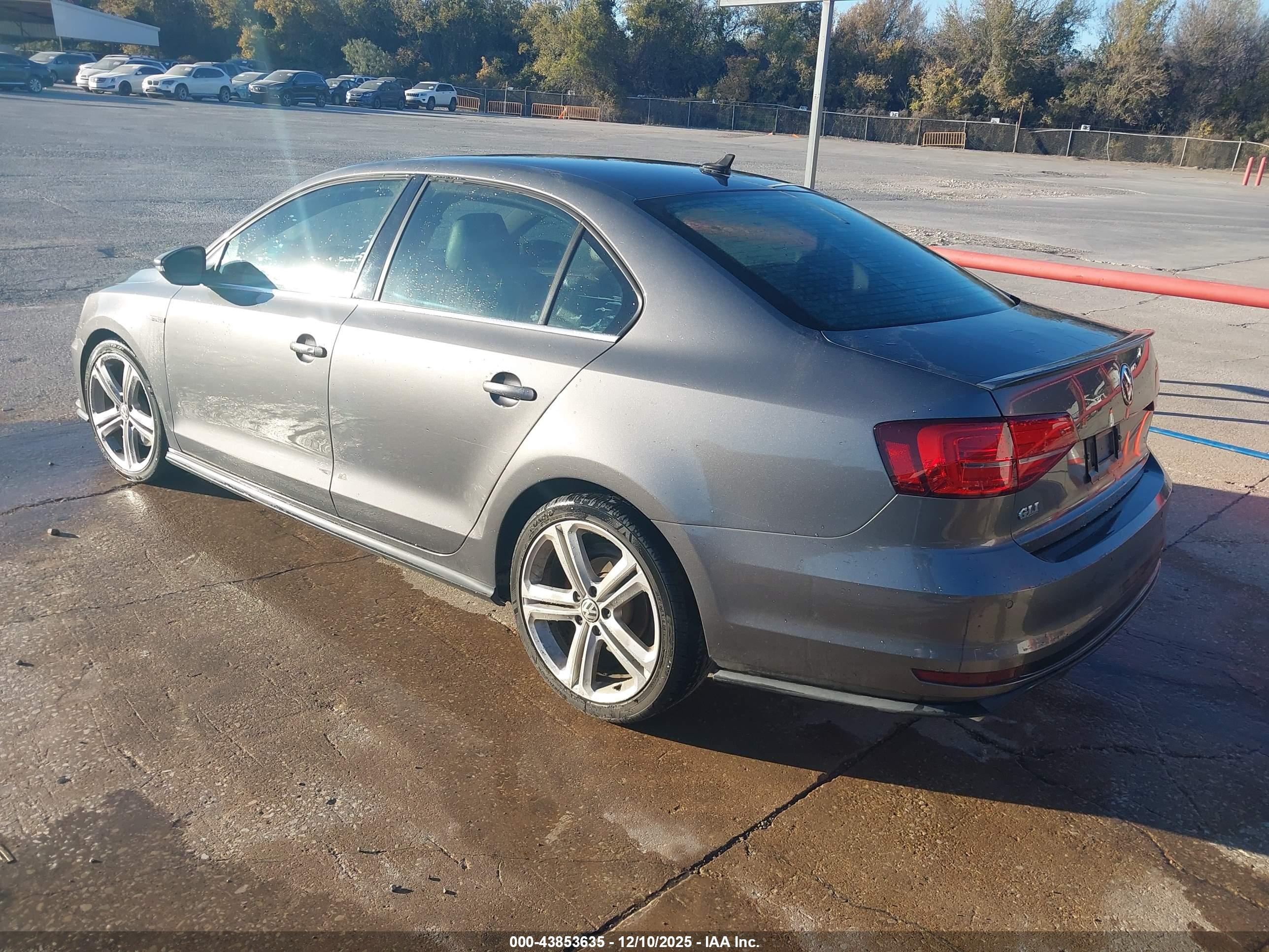 VOLKSWAGEN JETTA image 3
