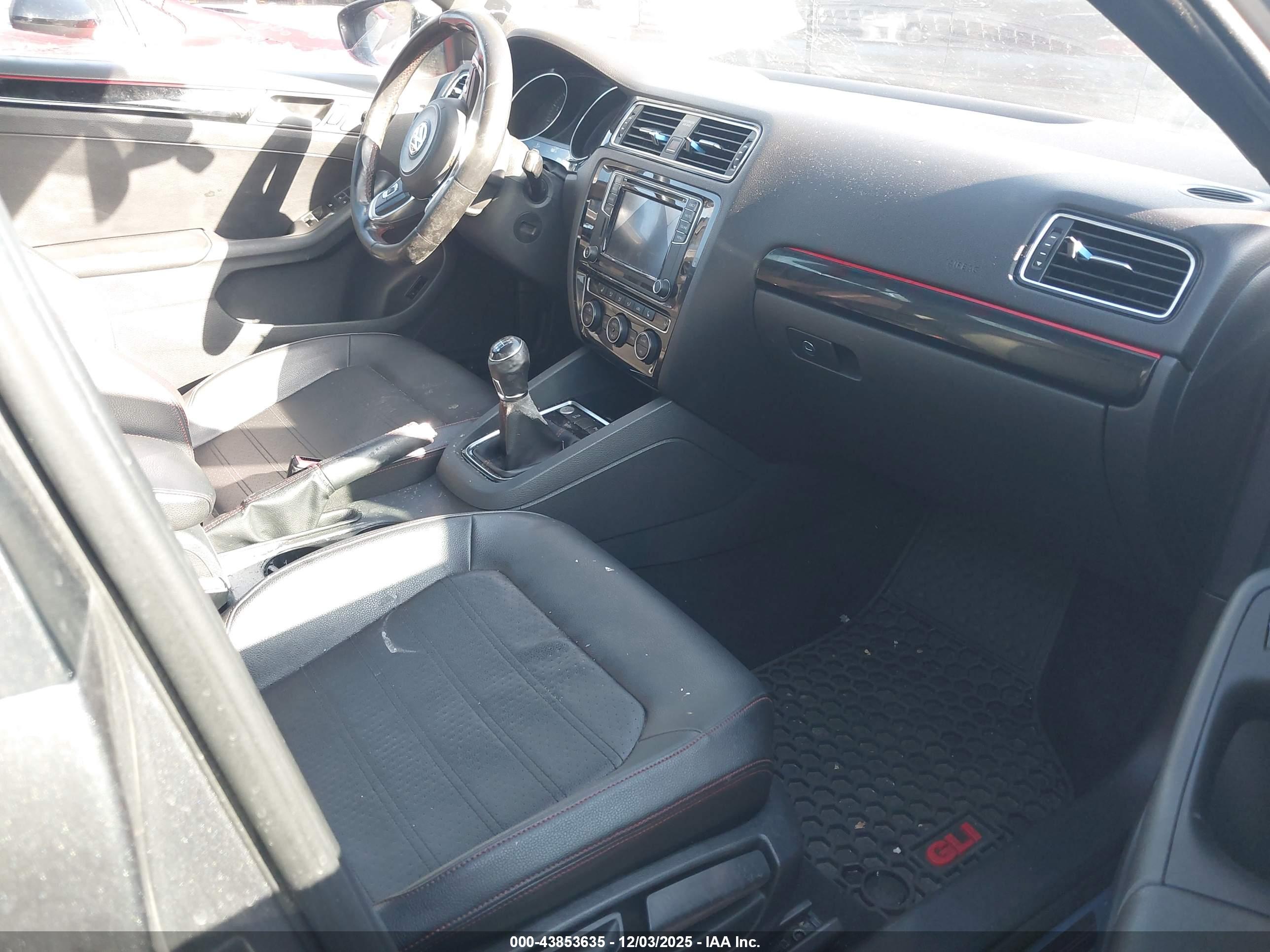 VOLKSWAGEN JETTA image 5