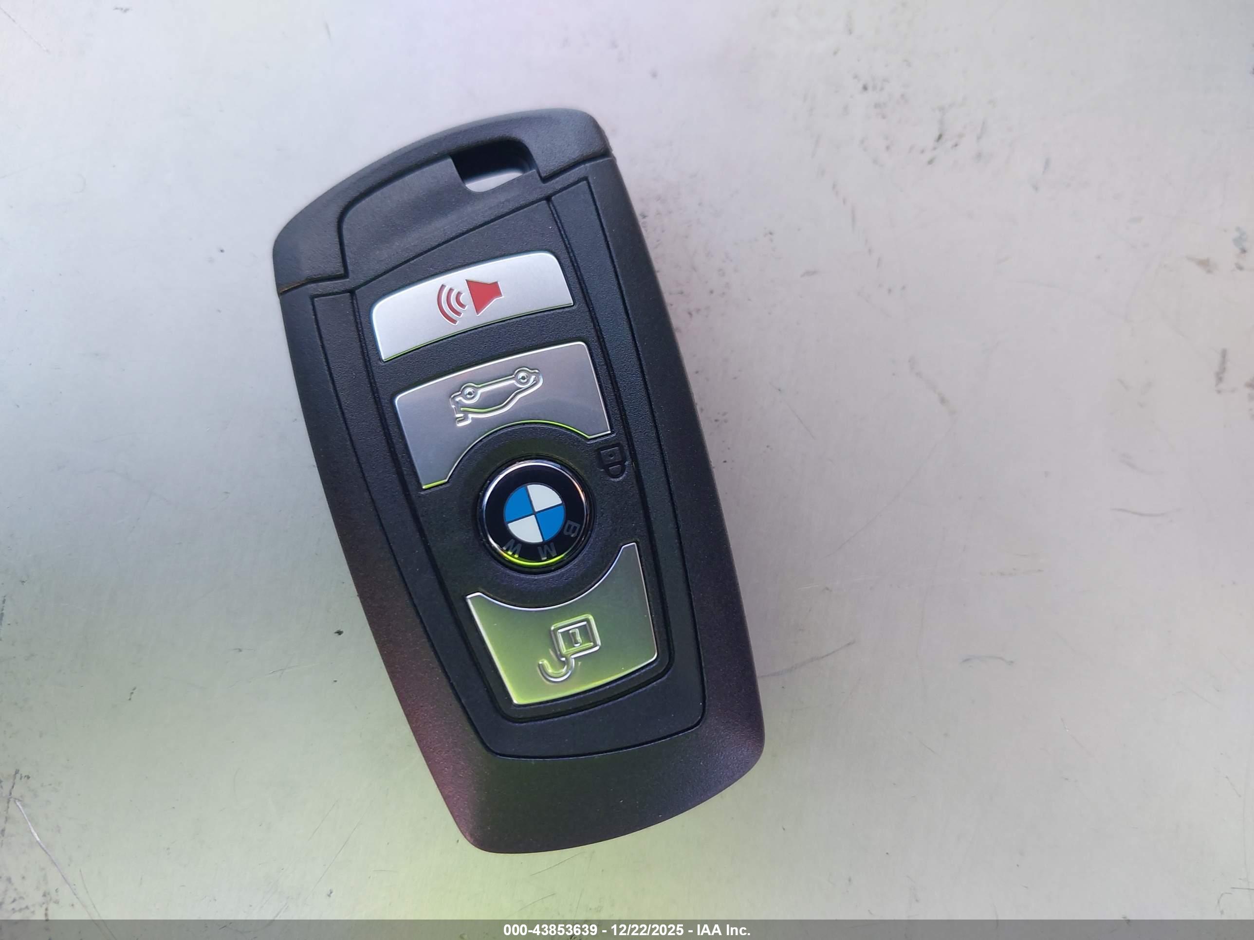 BMW 320I image 11