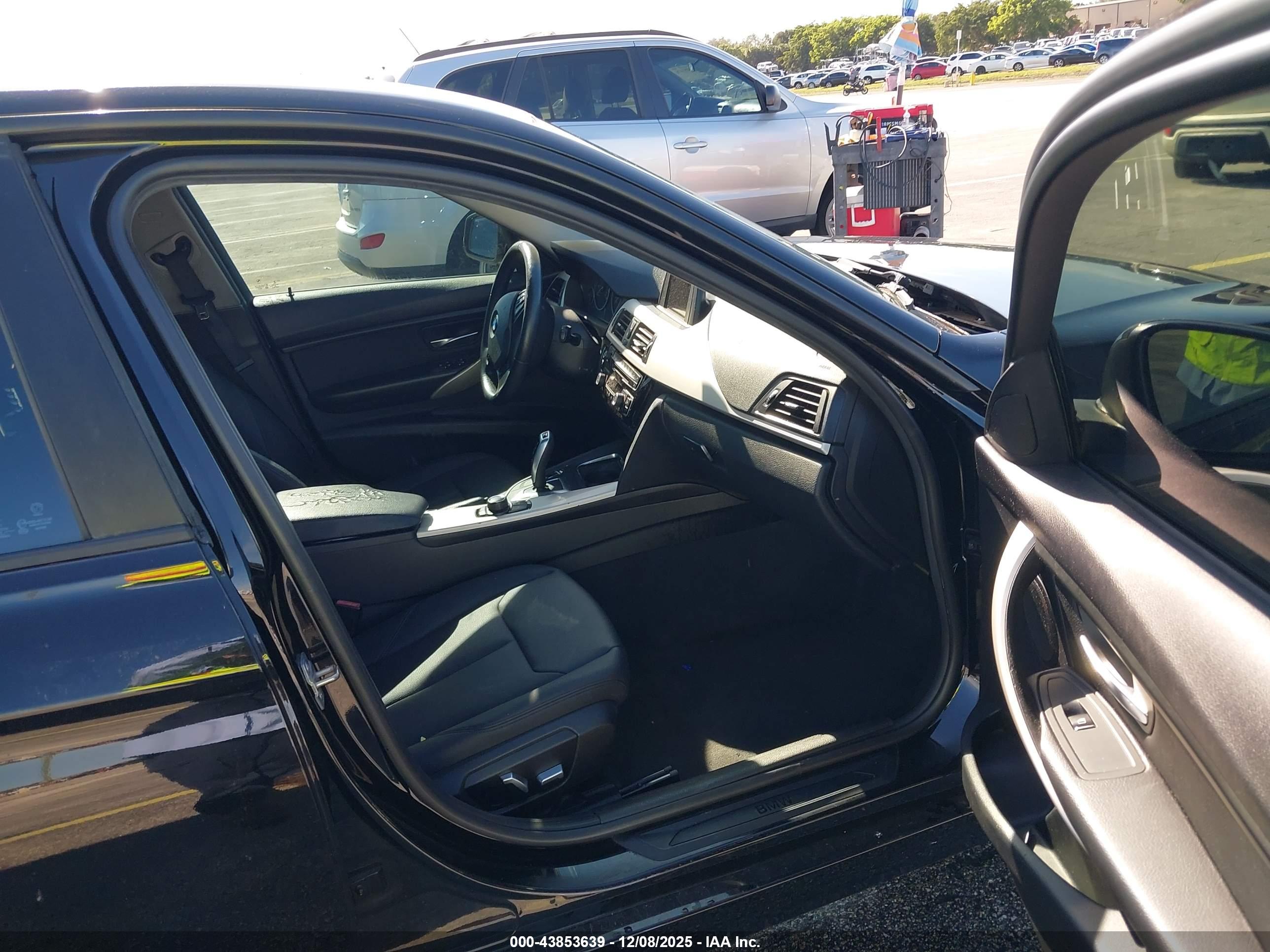 BMW 320I image 5