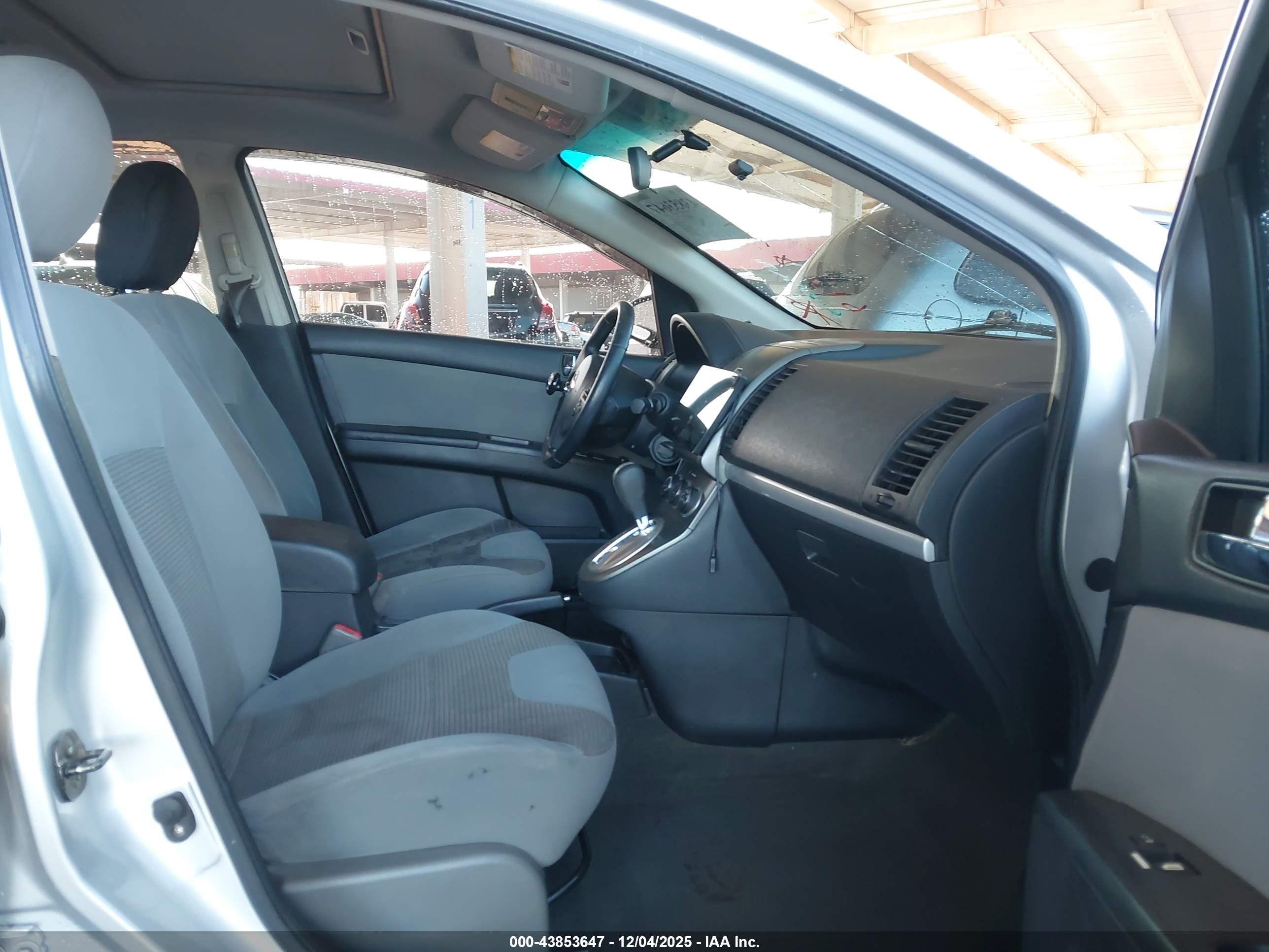 NISSAN SENTRA image 5