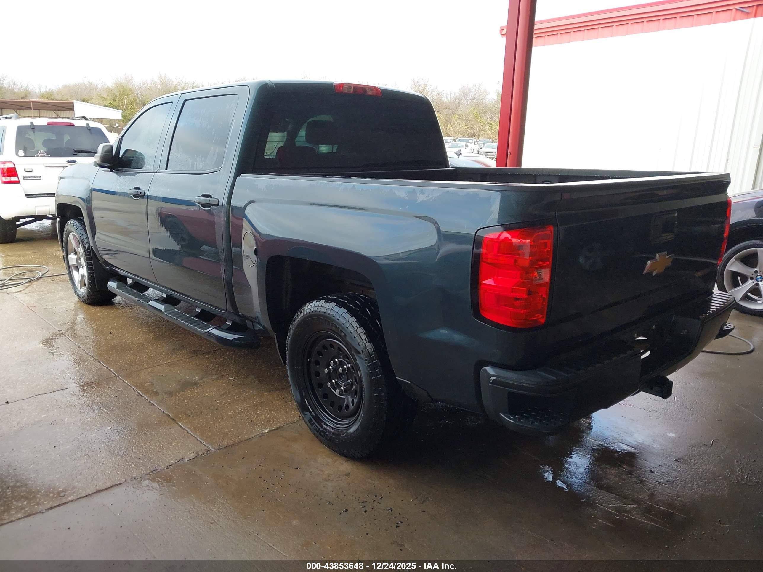 CHEVROLET SILVERADO image 3