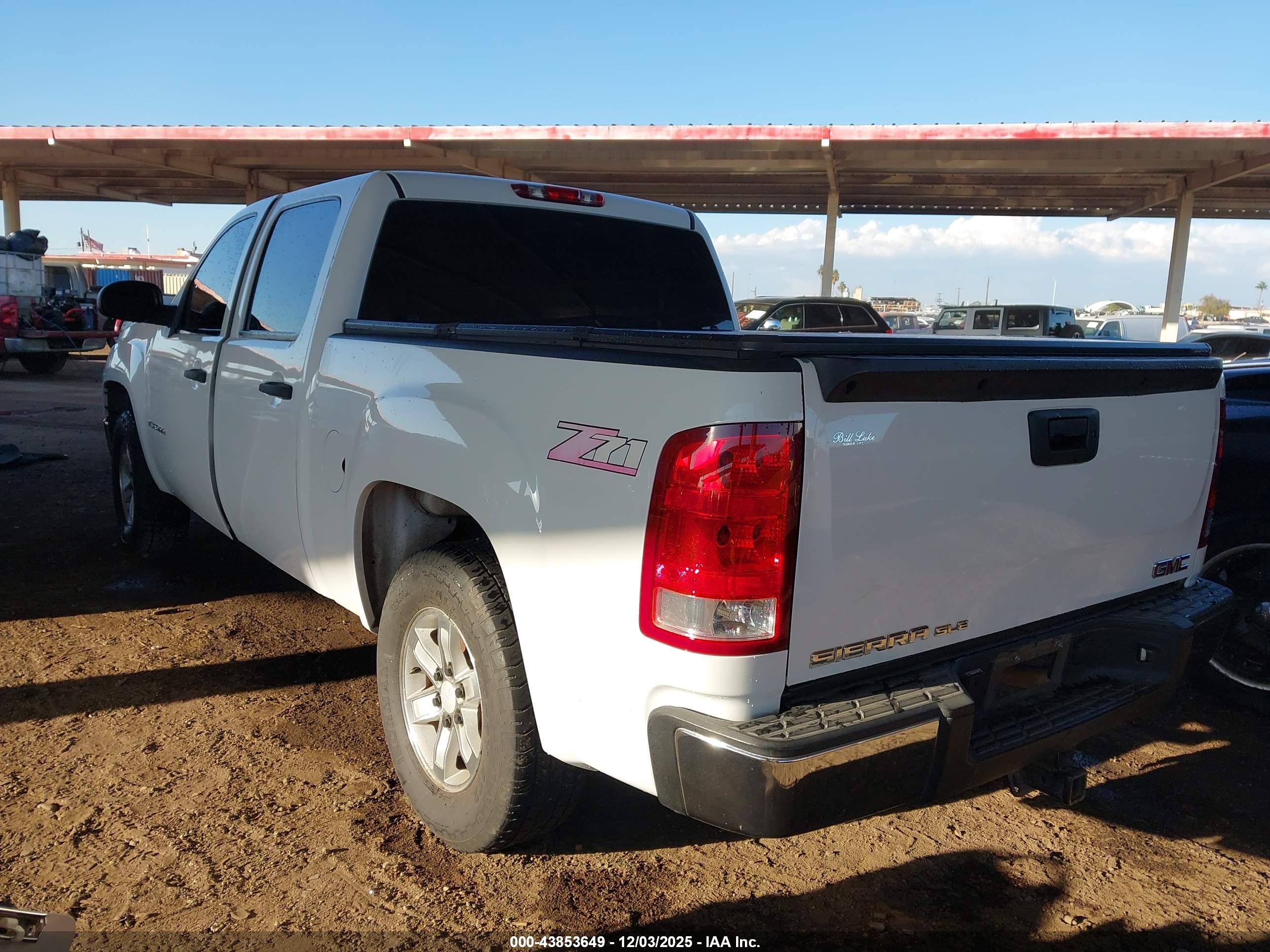 GMC SIERRA image 3