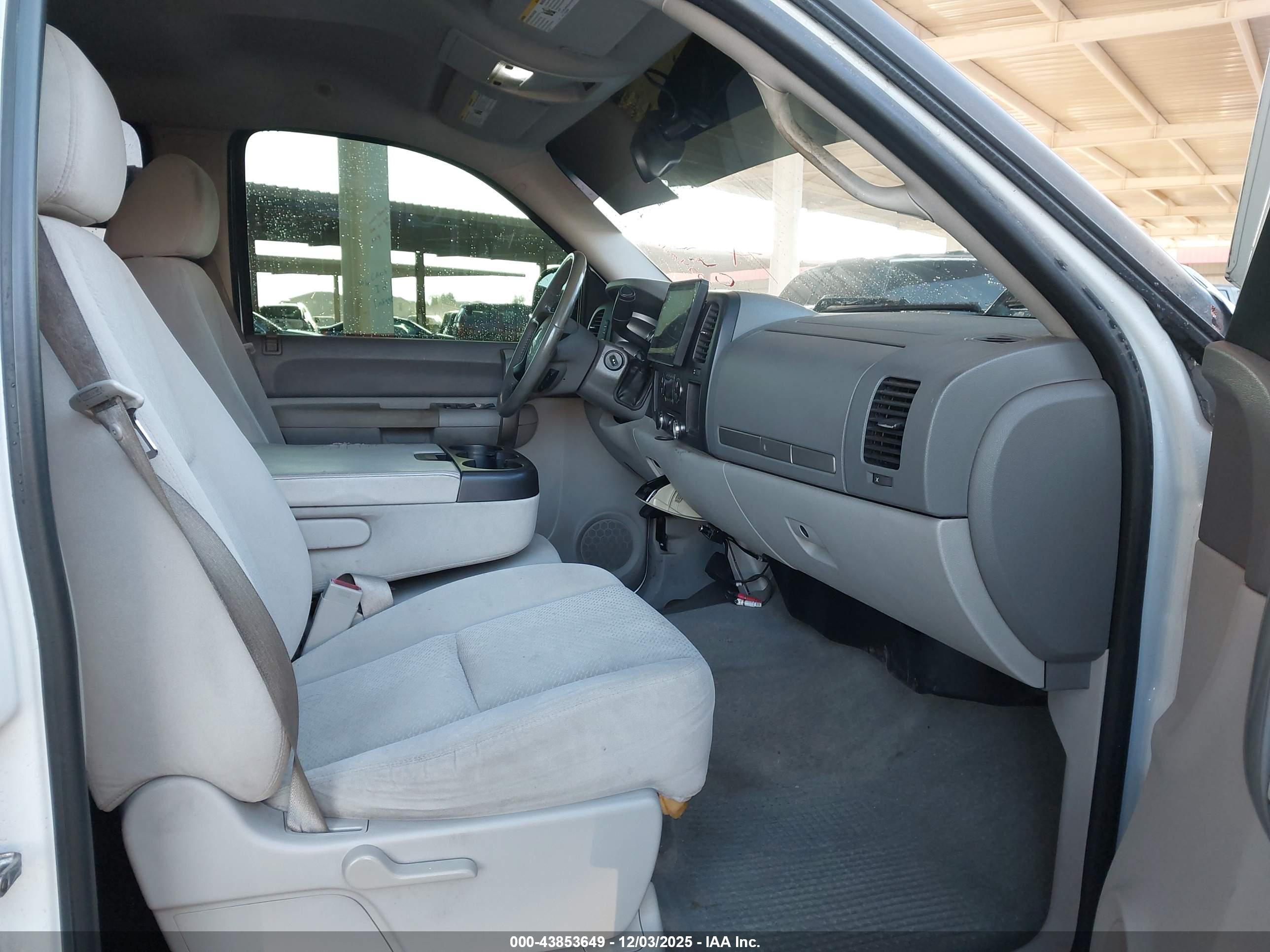 GMC SIERRA image 5