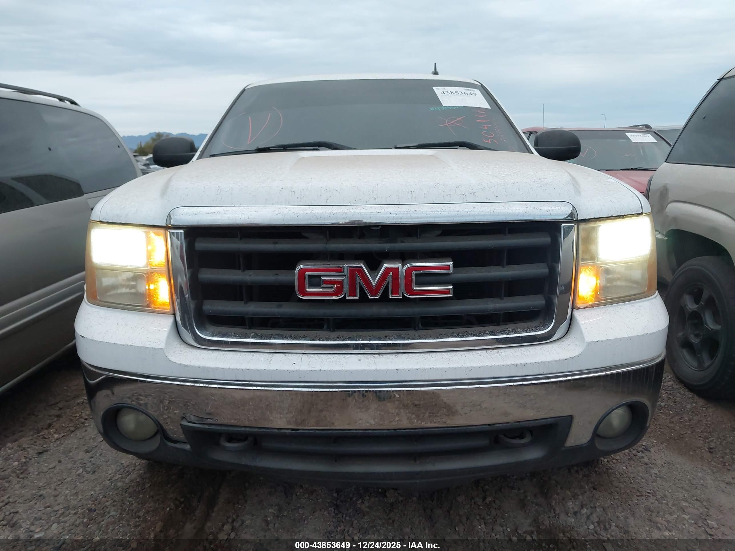 GMC SIERRA image 6