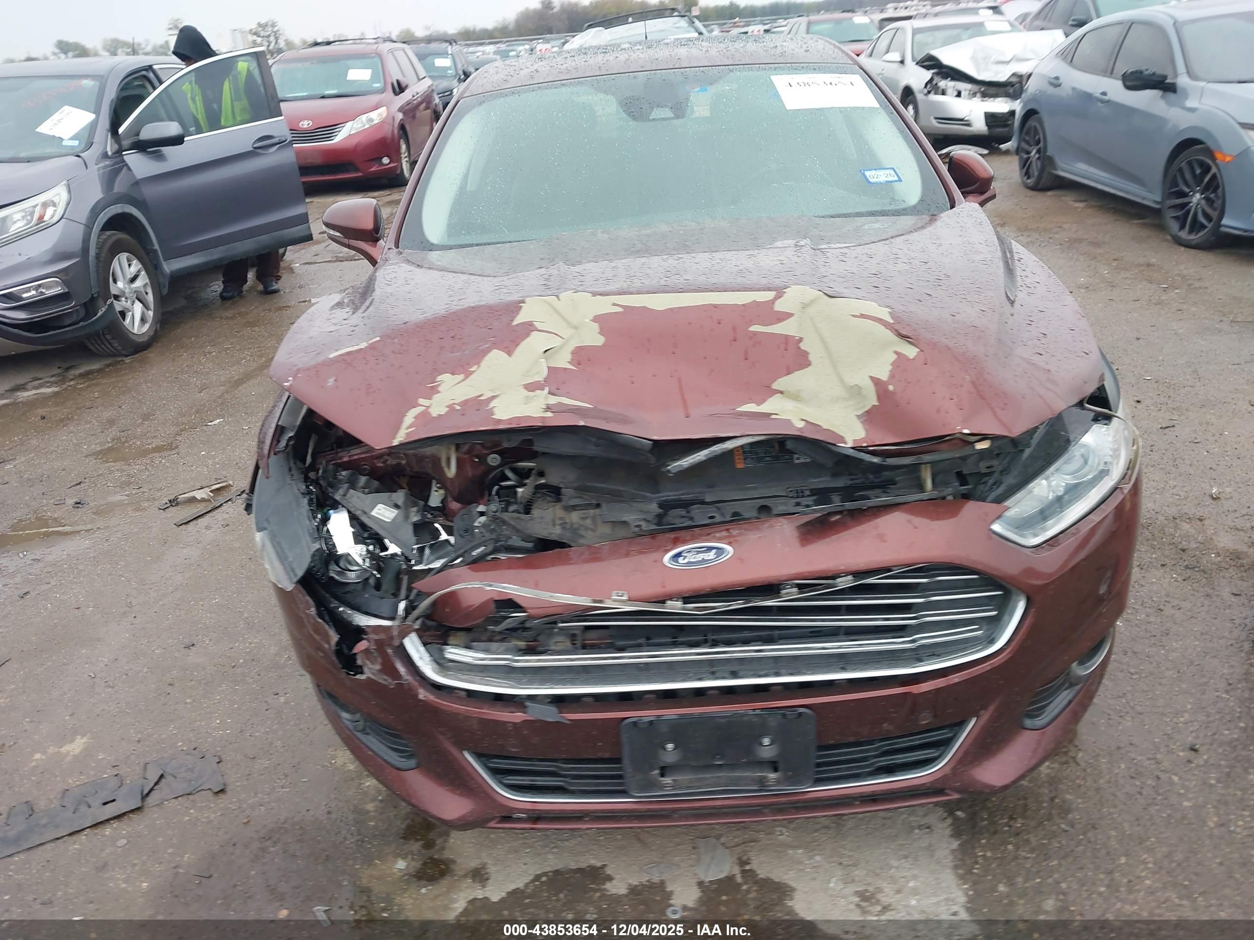 FORD FUSION image 6