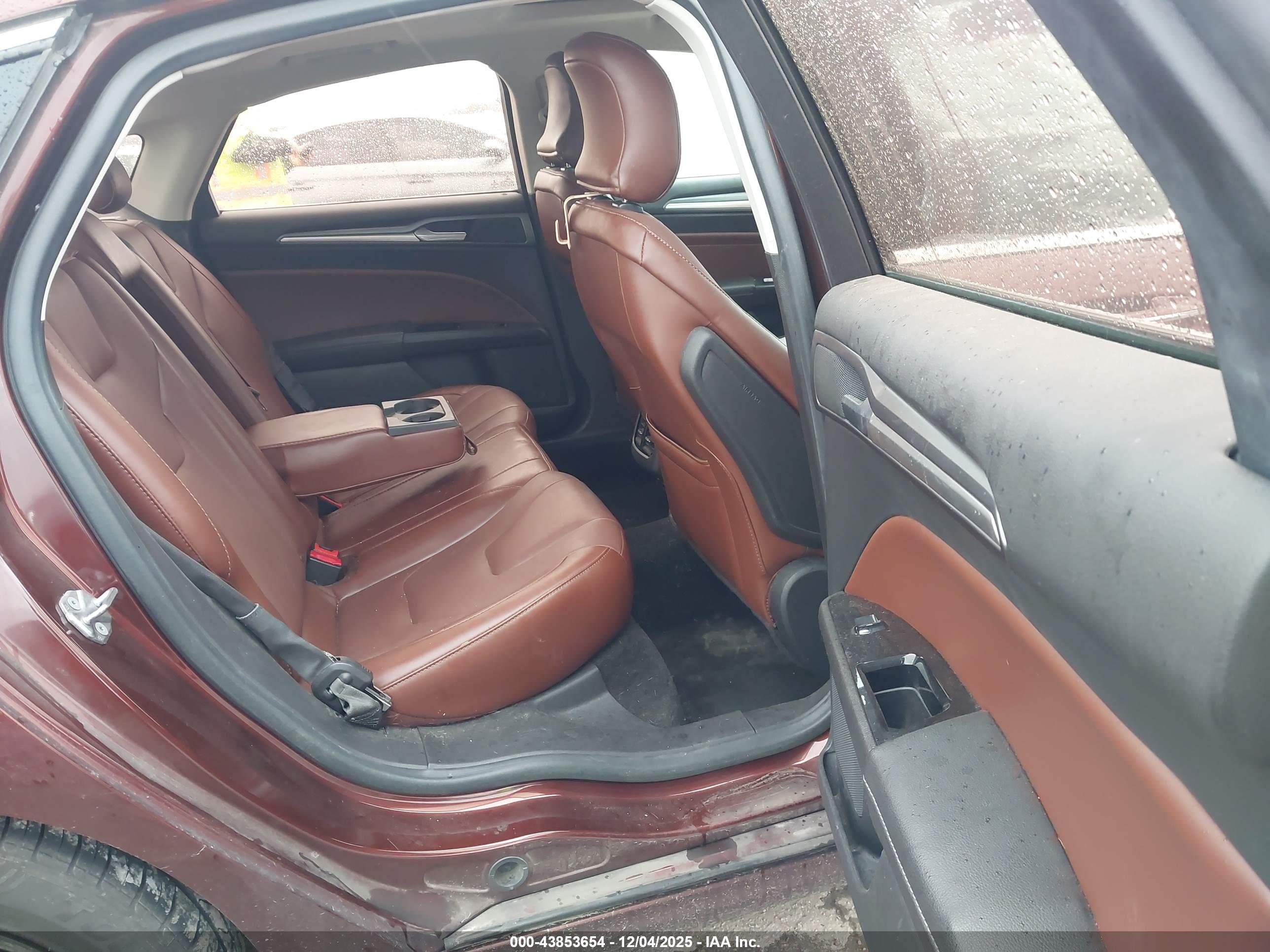 FORD FUSION image 8
