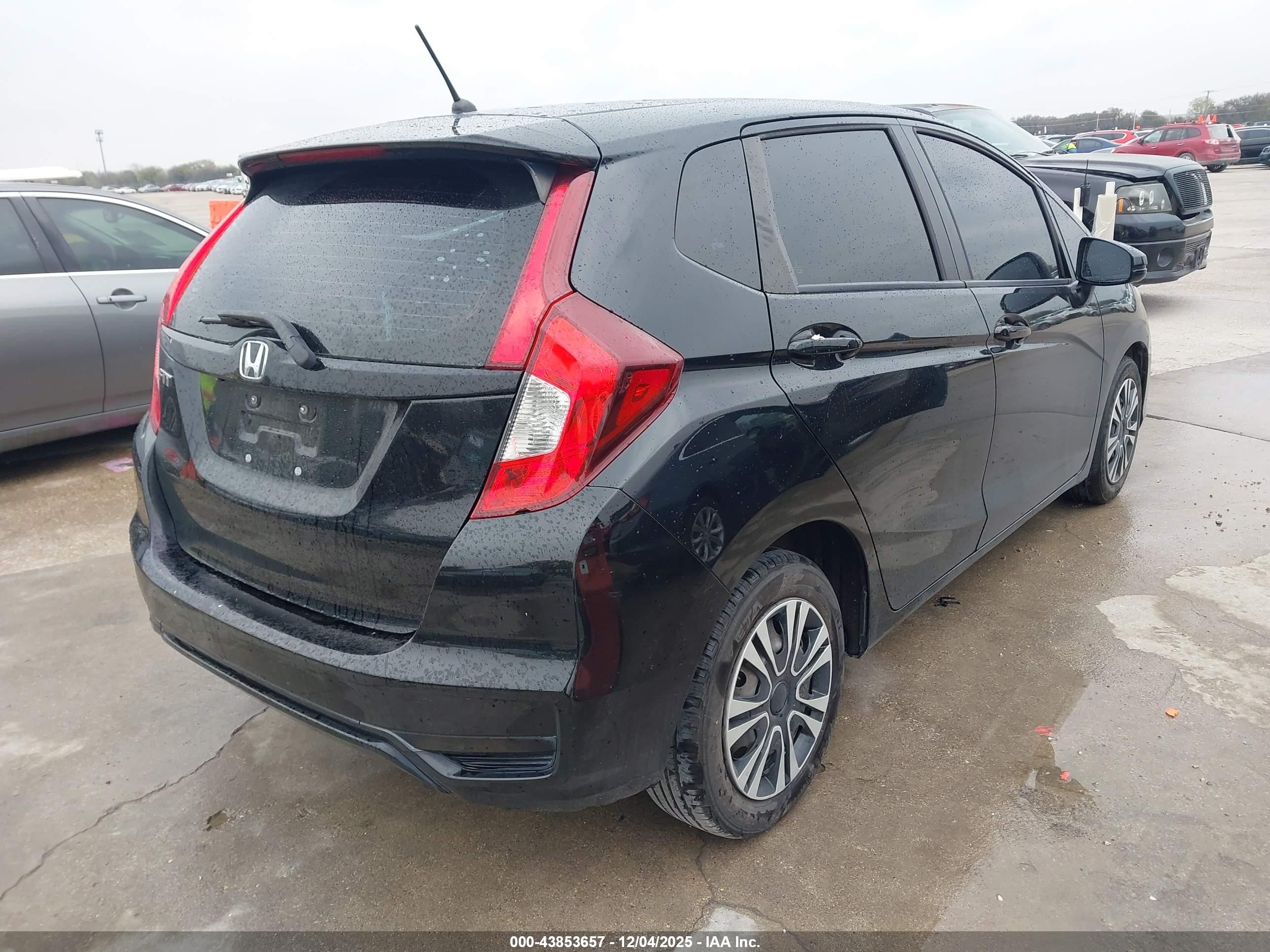 HONDA FIT image 4