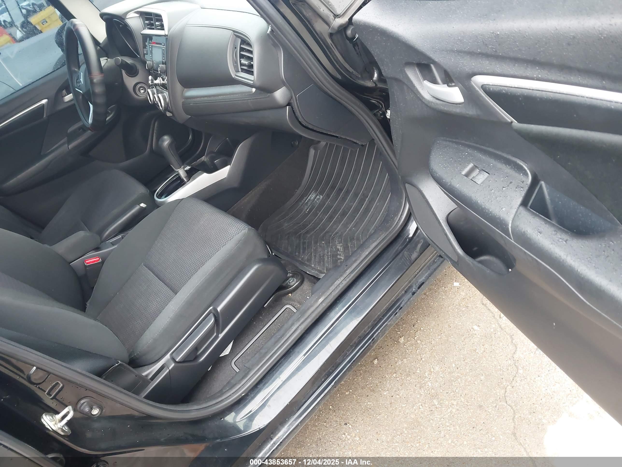 HONDA FIT image 5