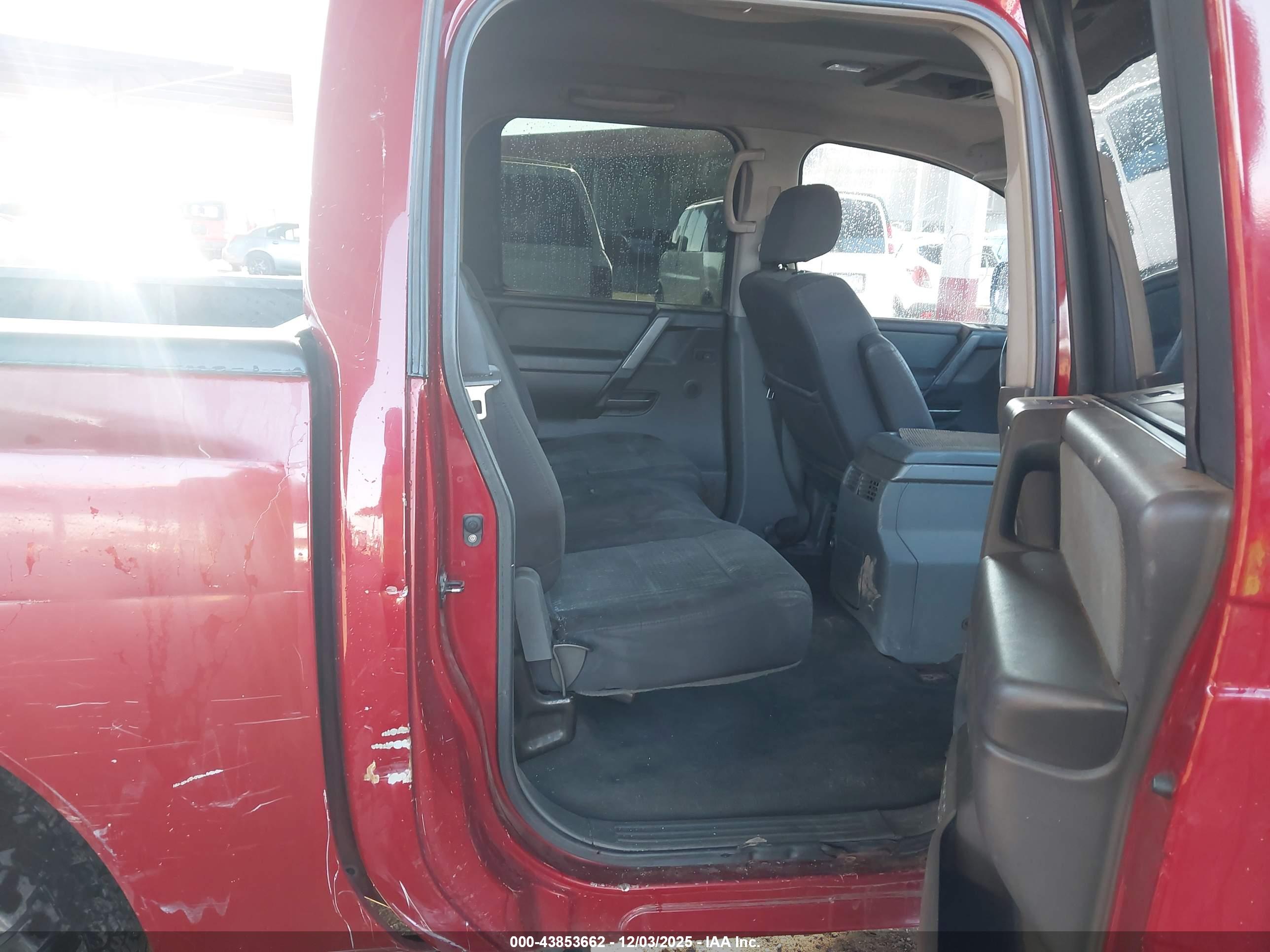 NISSAN TITAN image 8