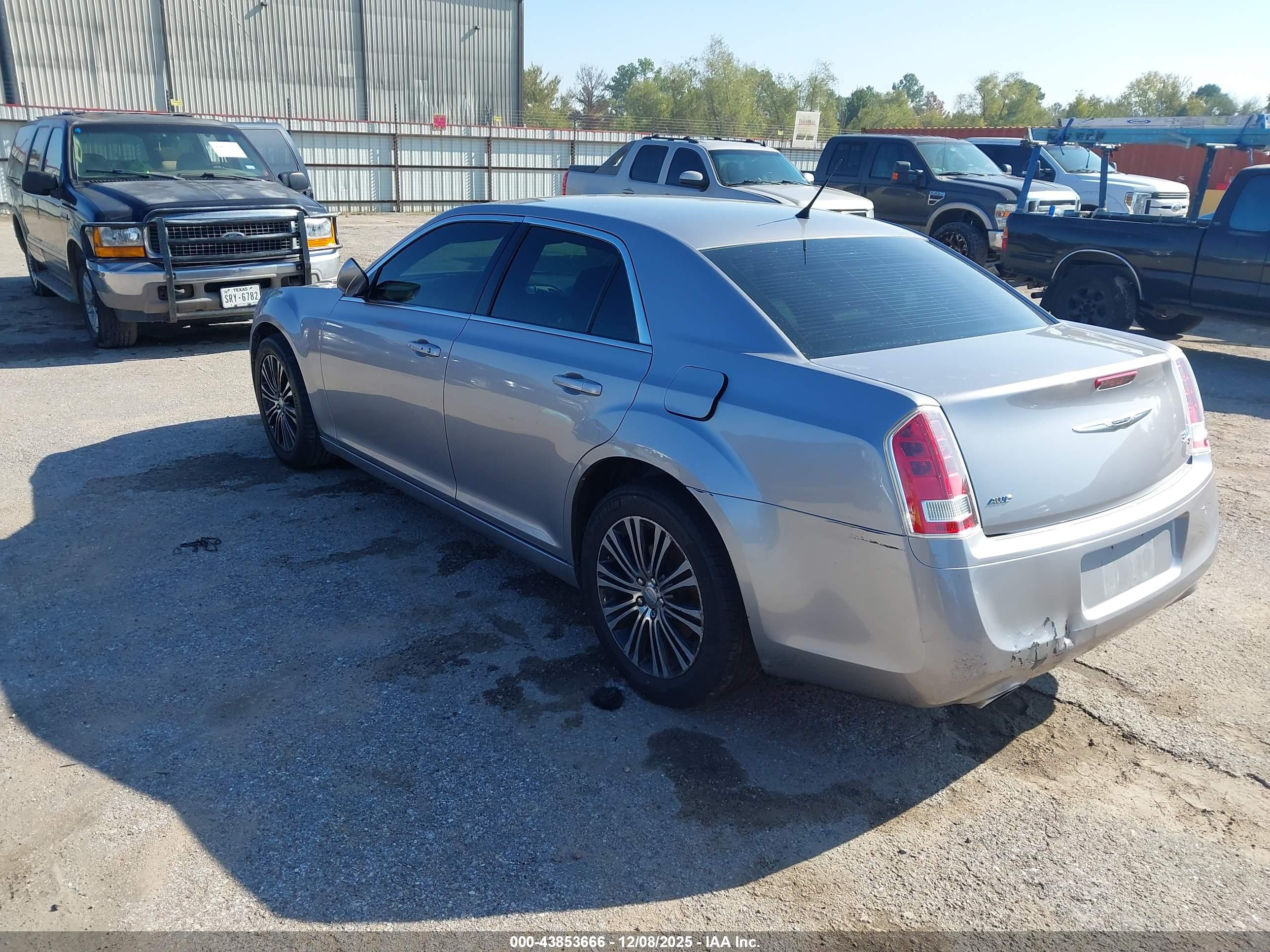 CHRYSLER 300 image 3