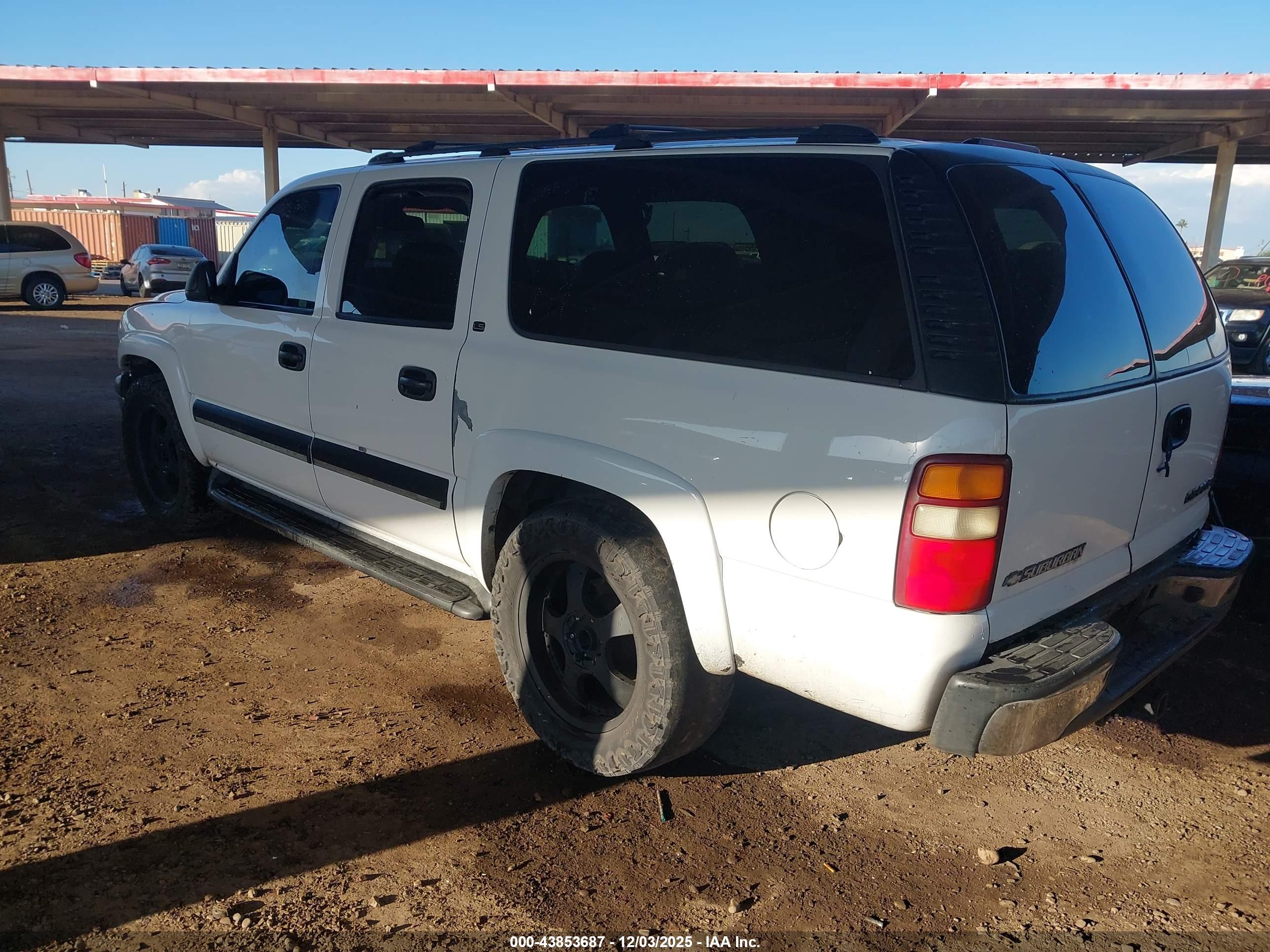 CHEVROLET SUBURBAN image 3