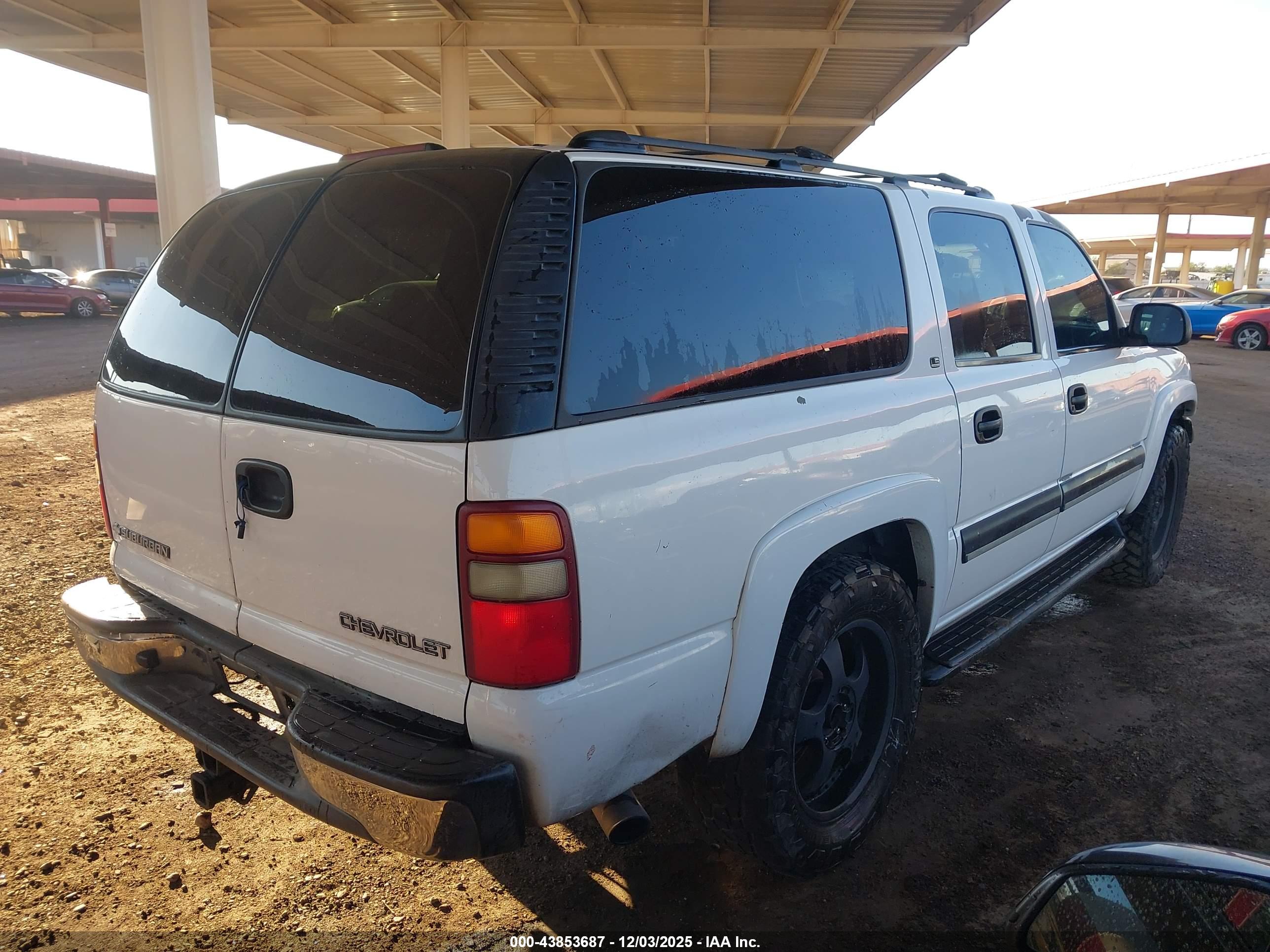 CHEVROLET SUBURBAN image 4