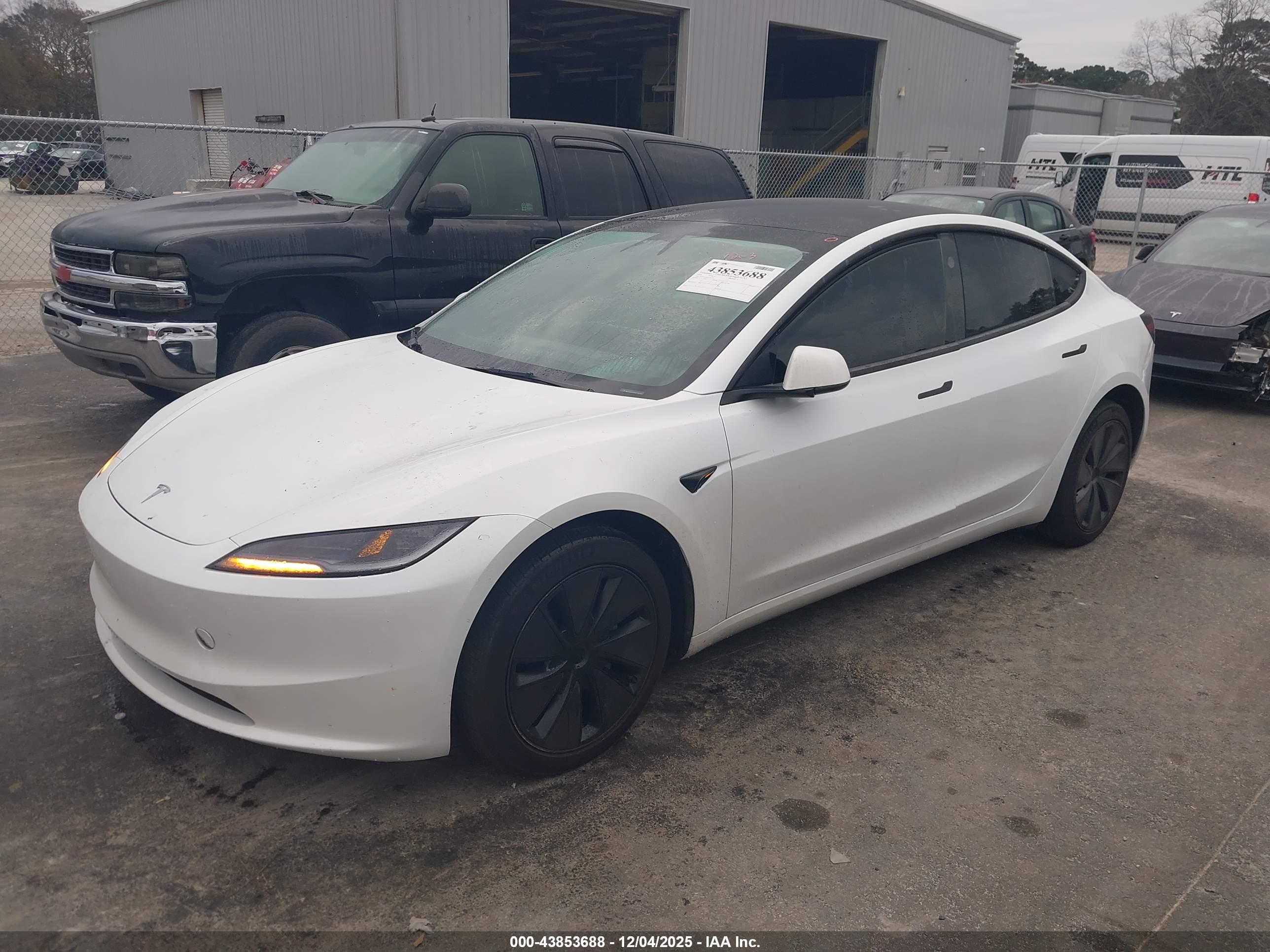 TESLA MODEL image 2
