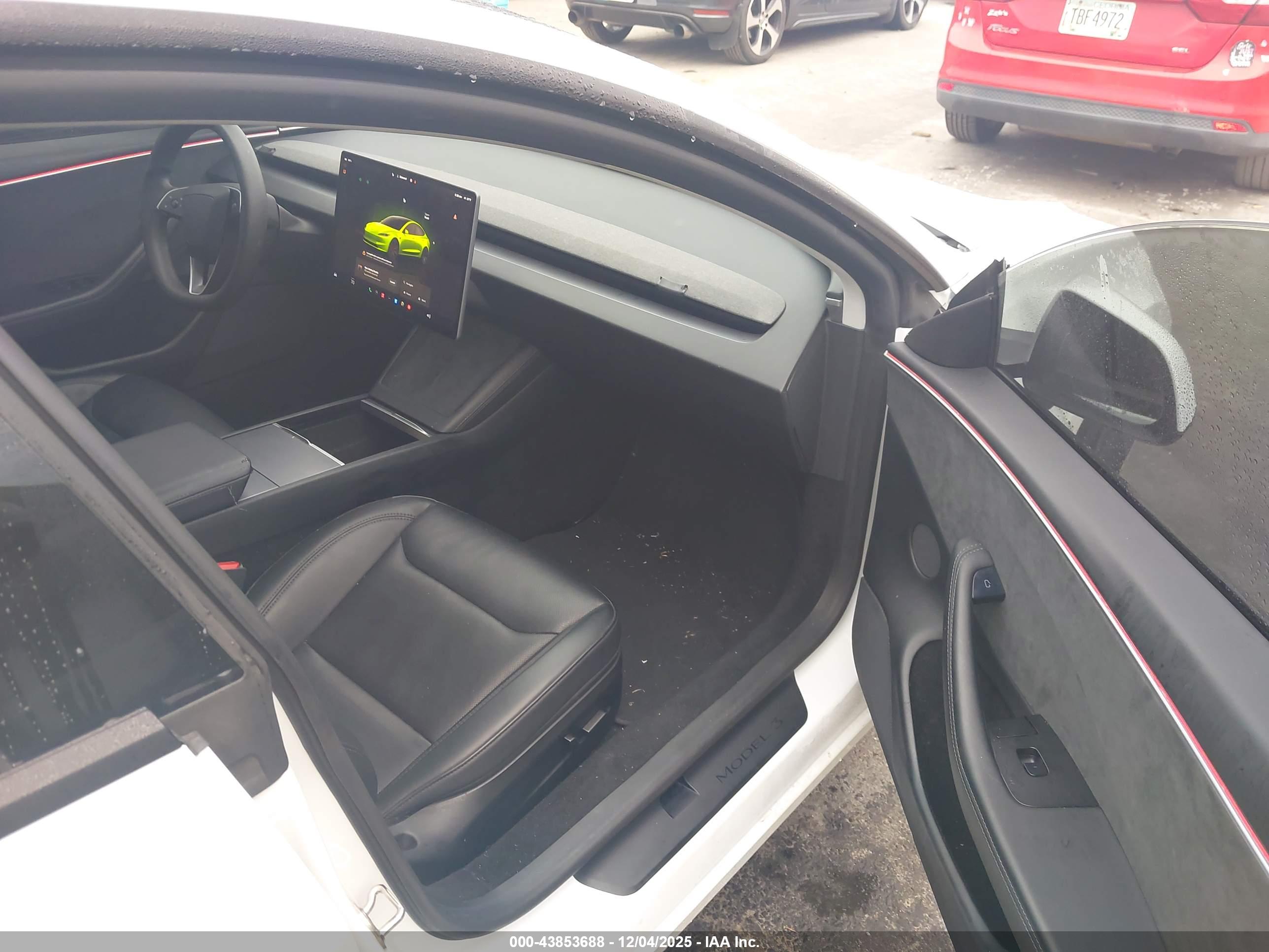 TESLA MODEL image 5