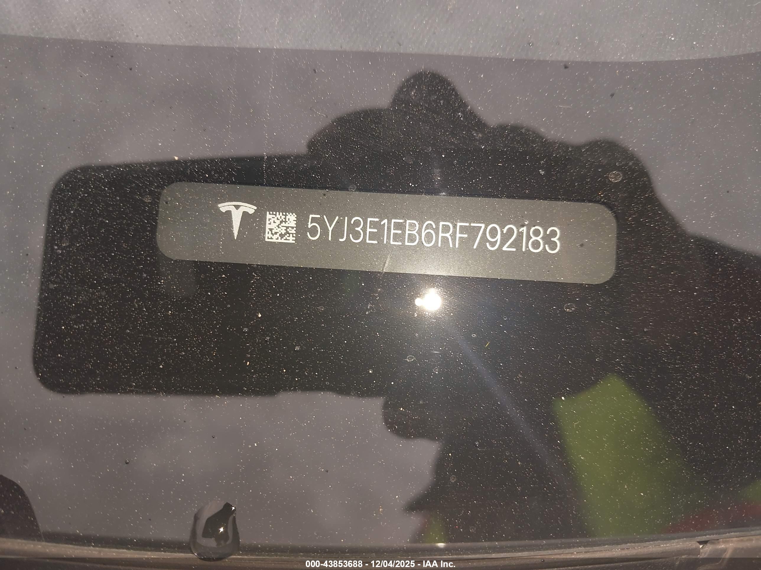 TESLA MODEL image 9