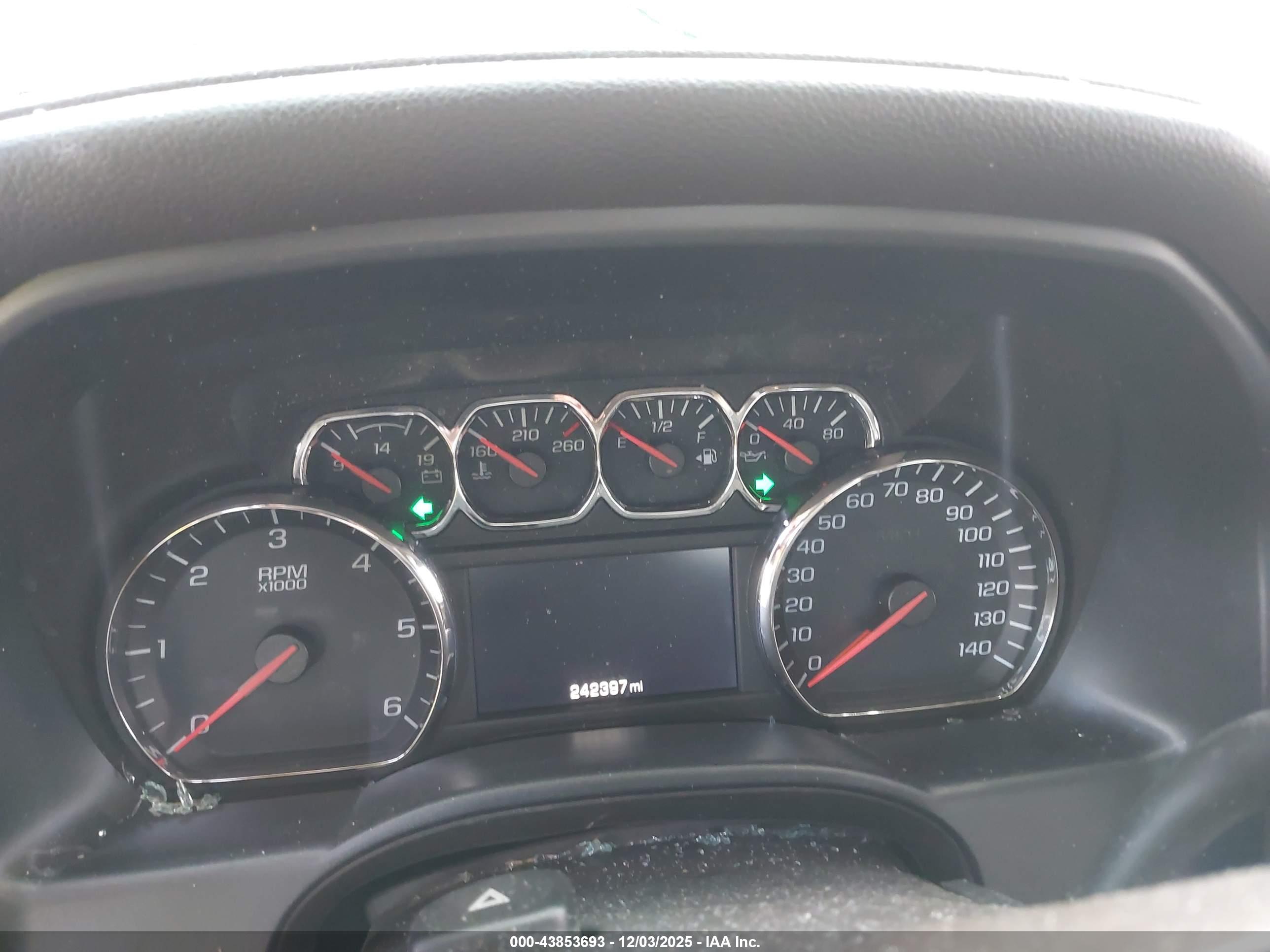CHEVROLET SILVERADO image 7