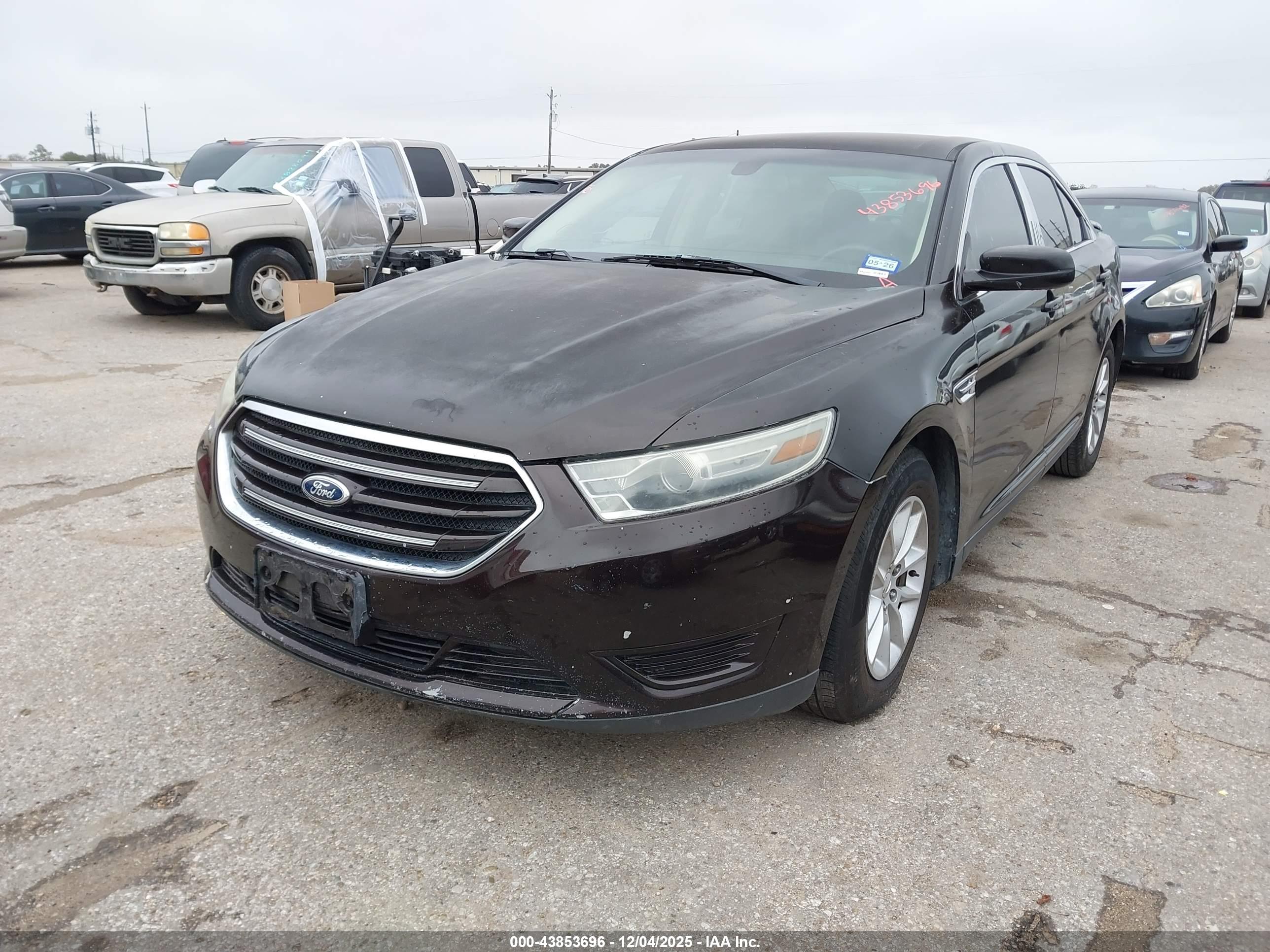 FORD TAURUS image 2