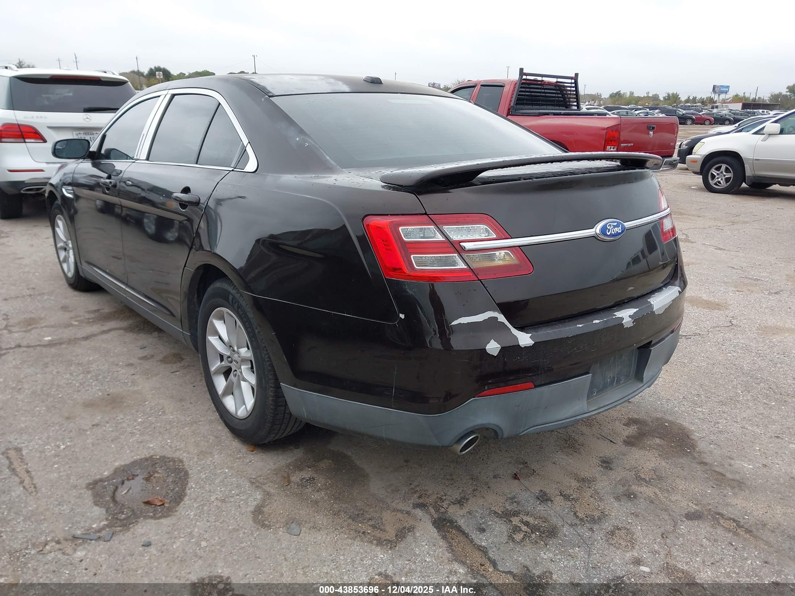 FORD TAURUS image 3