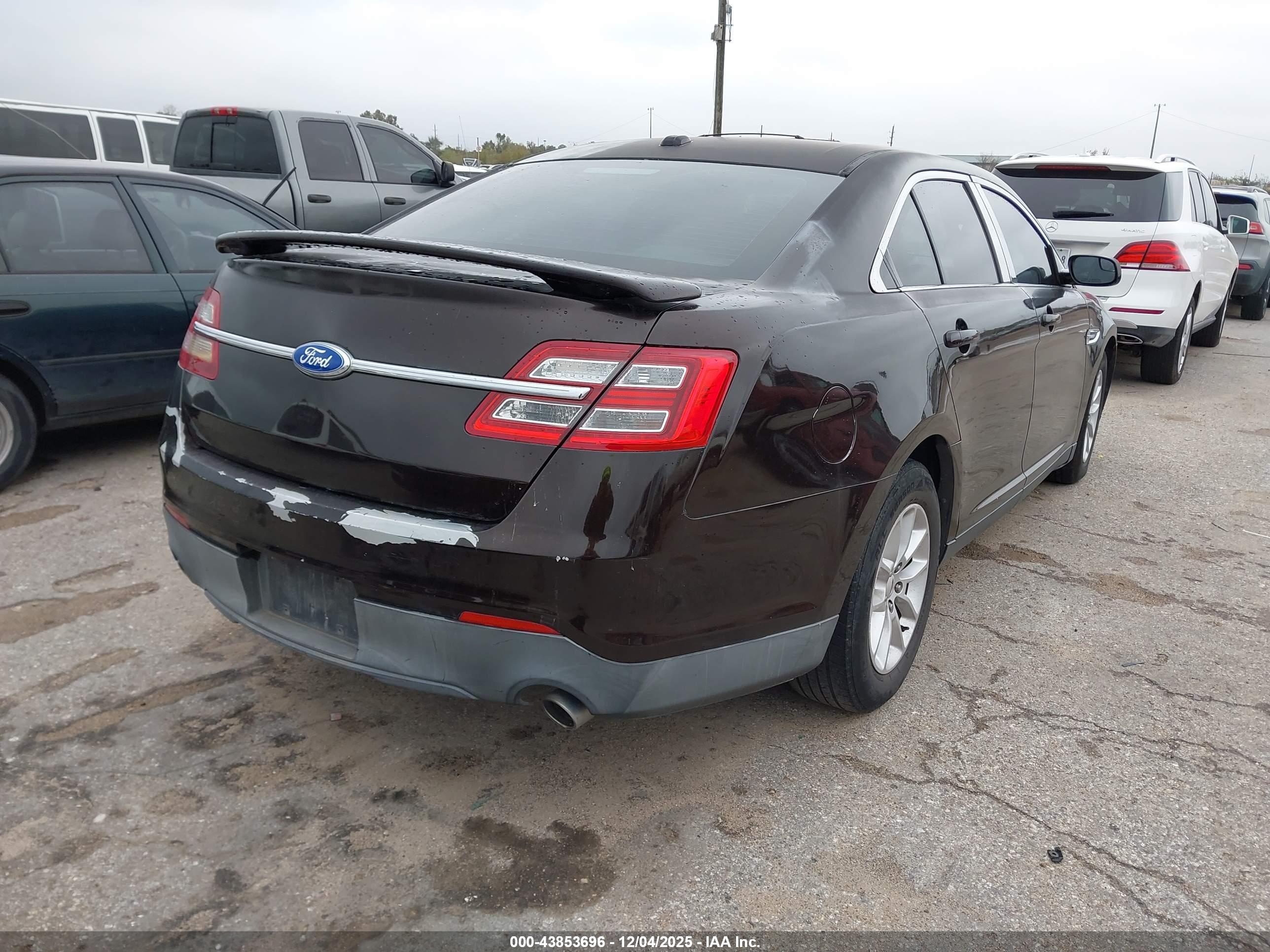 FORD TAURUS image 4