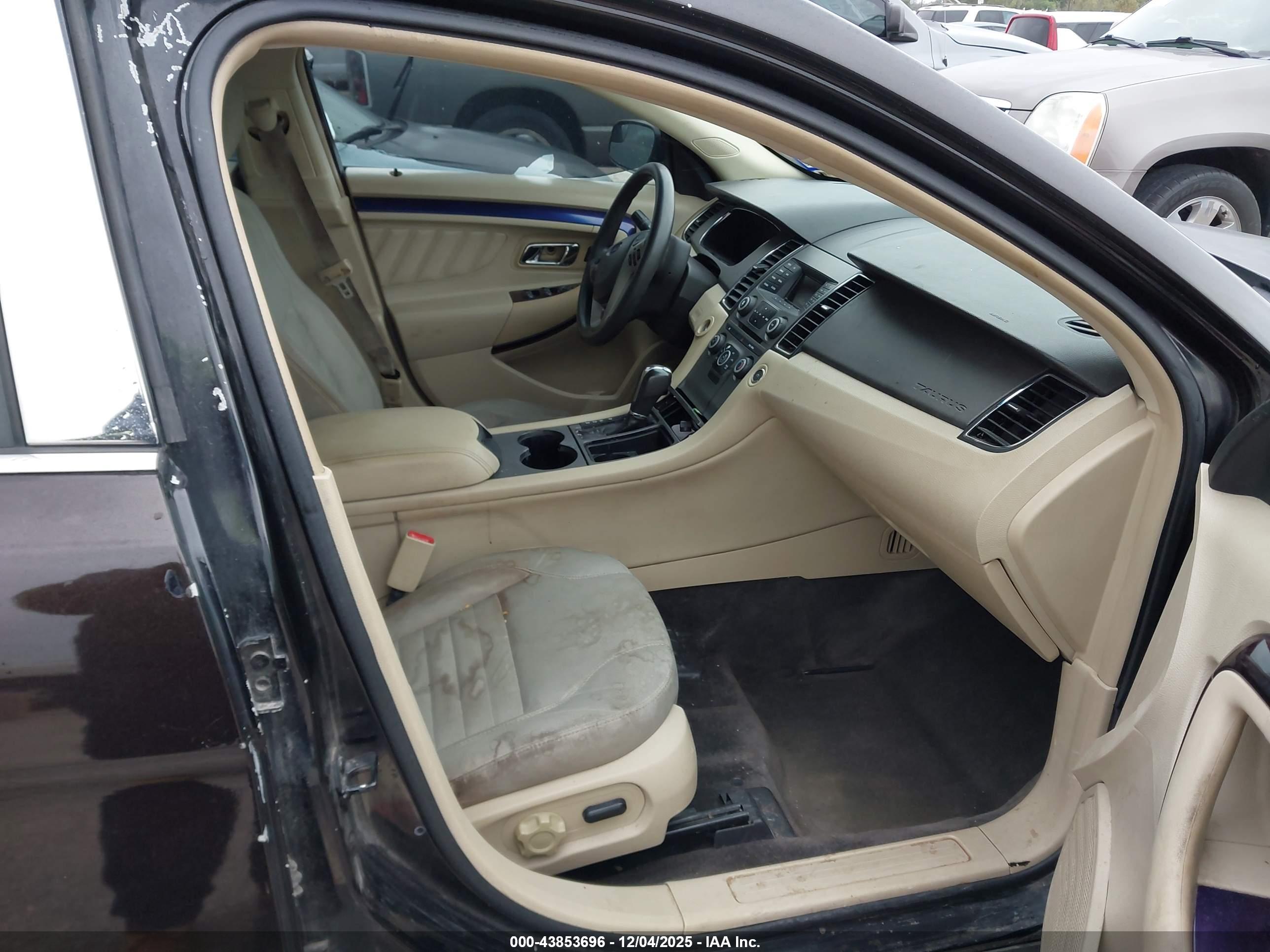 FORD TAURUS image 5