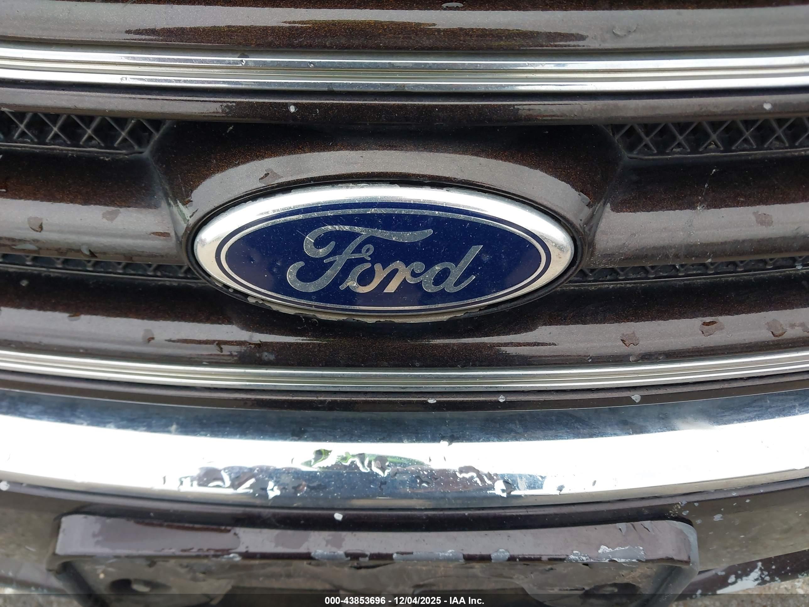 FORD TAURUS image 6