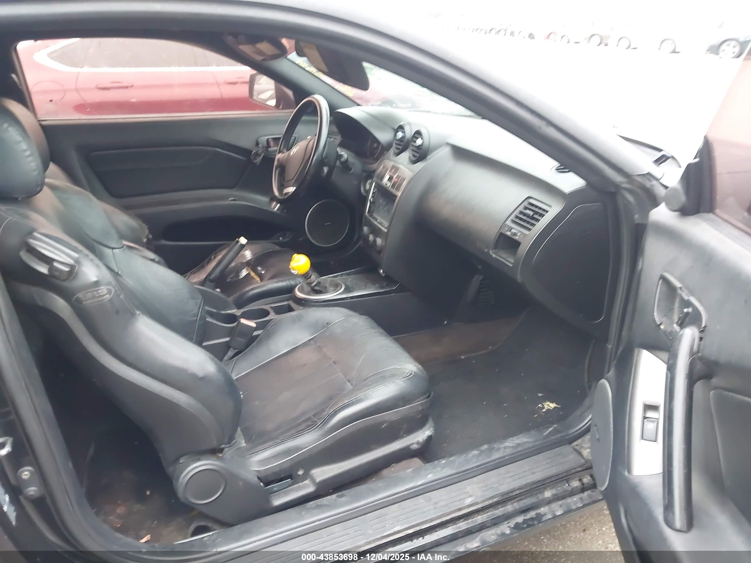 HYUNDAI TIBURON image 5