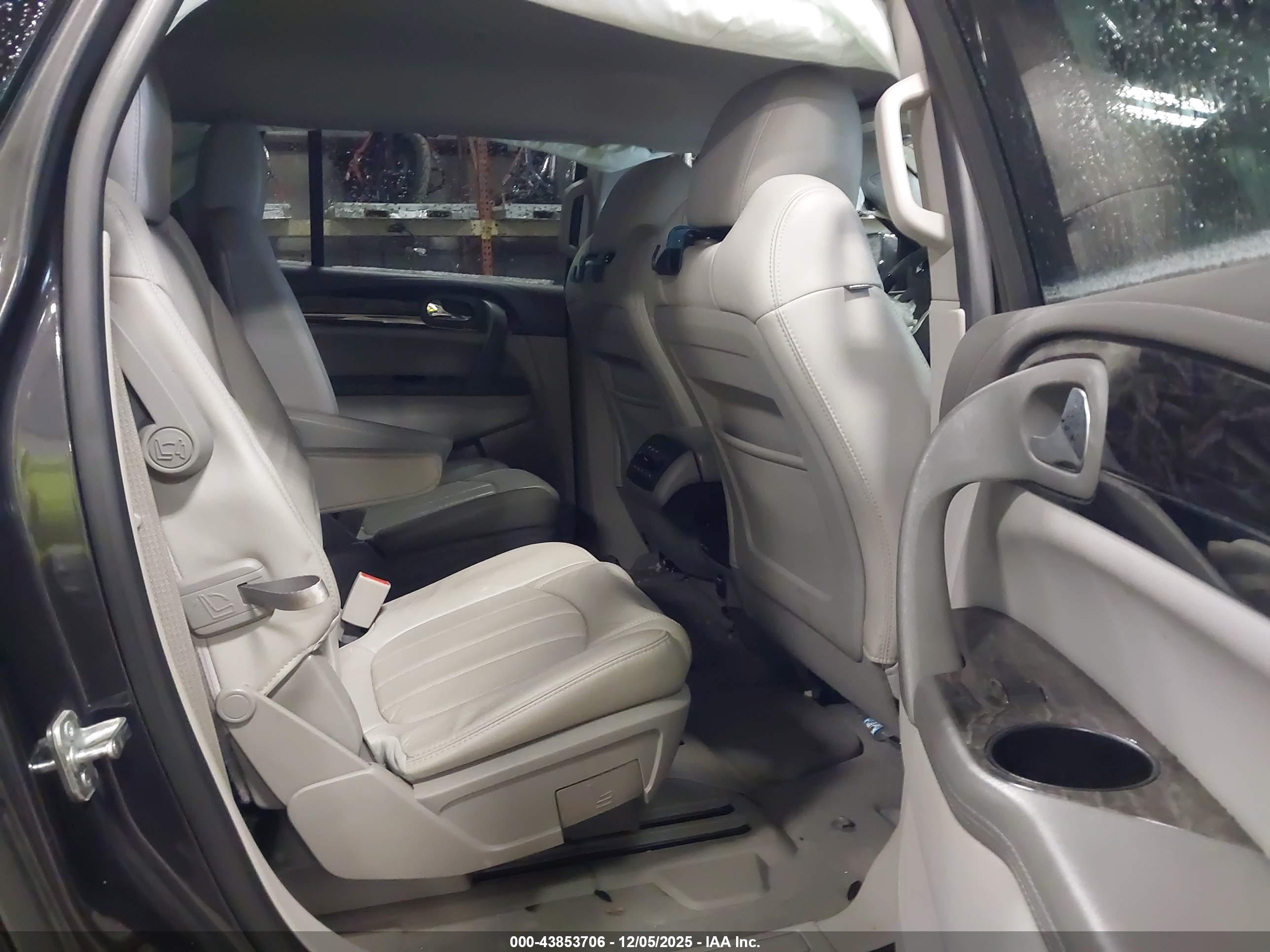 BUICK ENCLAVE image 8
