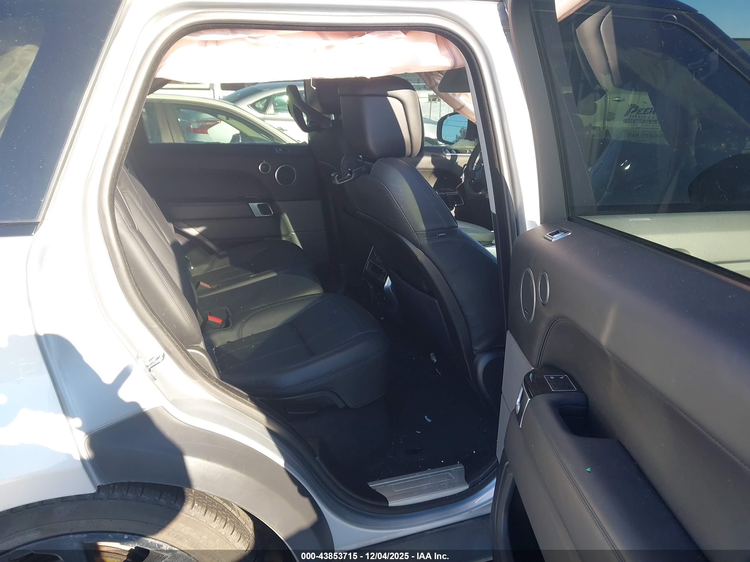 LAND ROVER image 8